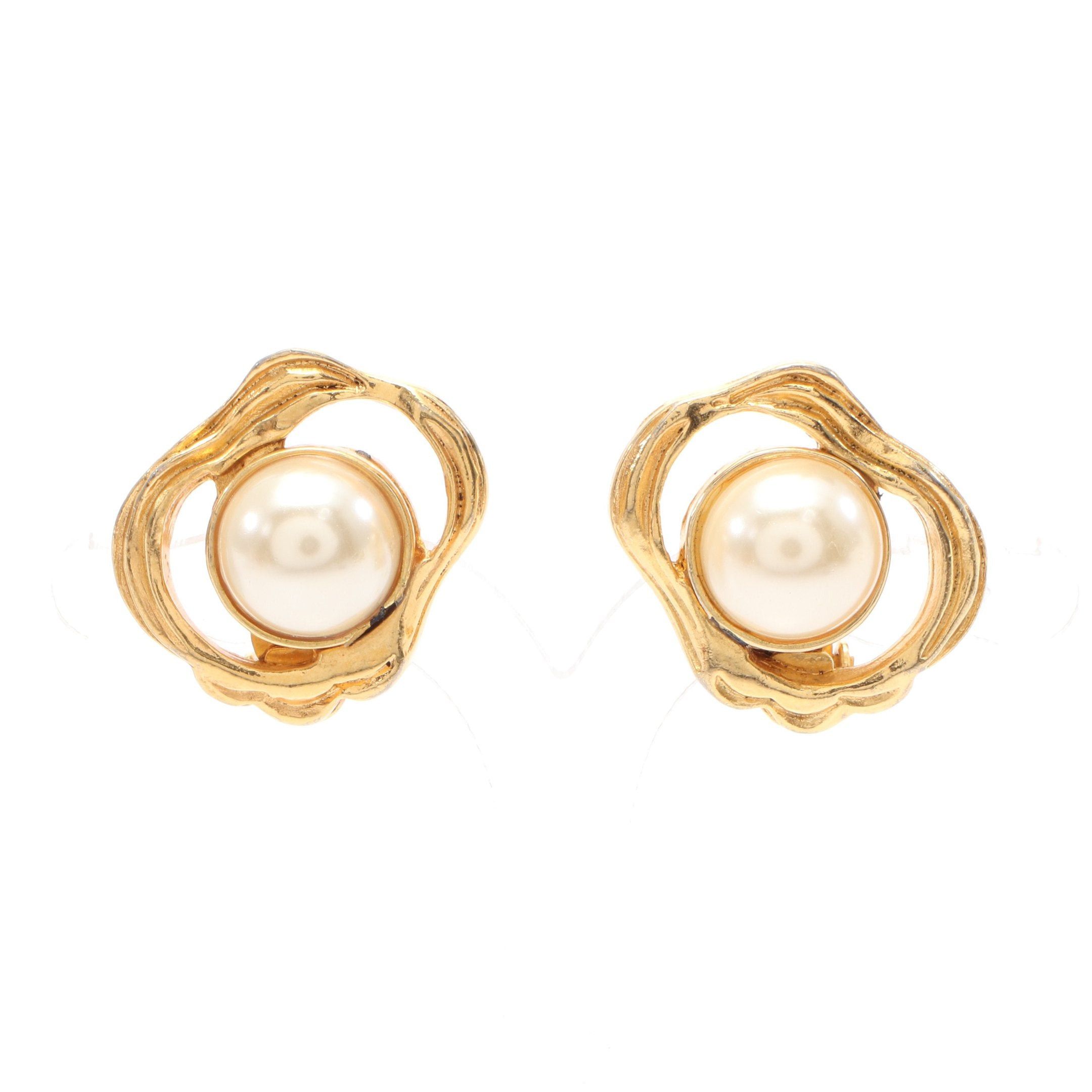 Chanel Chanel Earrings Gp Fake Pearl Gold Off White Size ONE SIZE - 1 Thumbnail