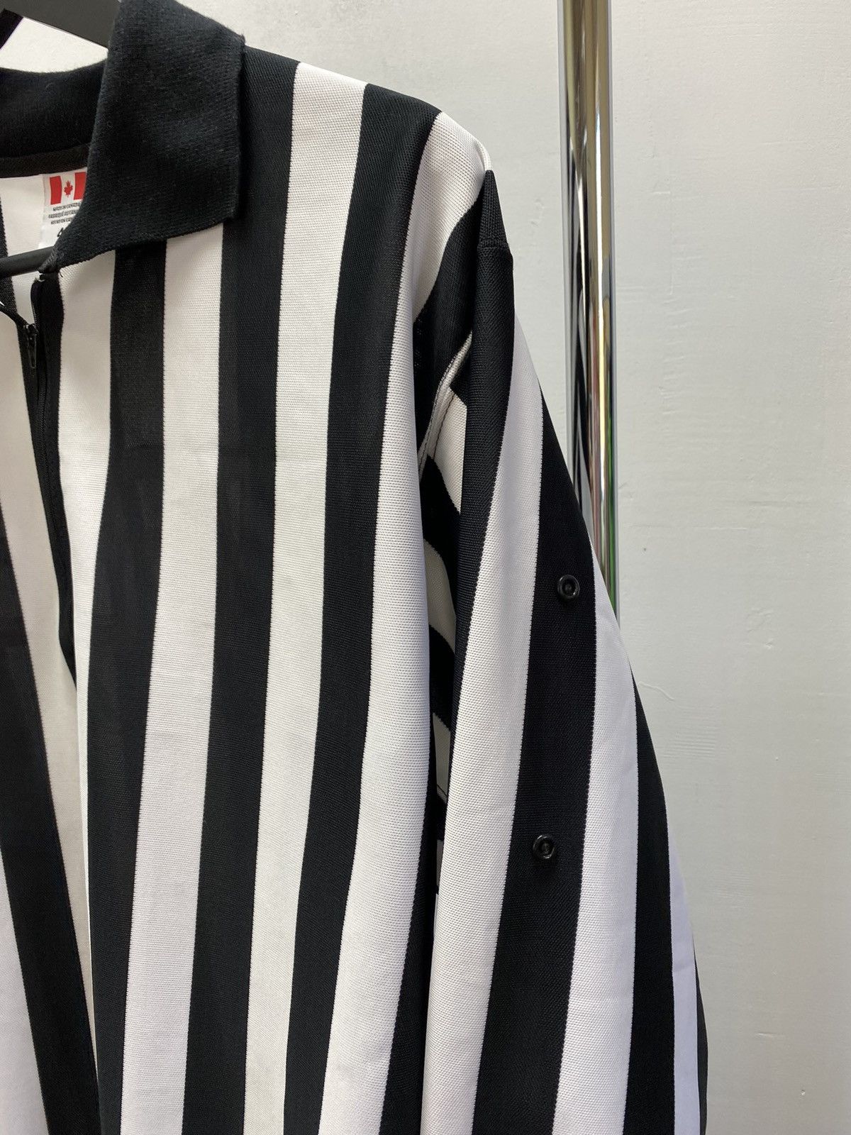 Ccm × Vintage Vintage CCM Hockey Referee Jersey Size 48 Size US M / EU 48-50 / 2 - 5 Thumbnail