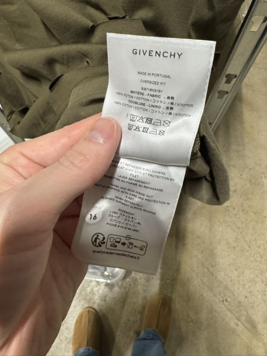 Givenchy Givenchy Cut Out T-Shirt NEW 900$ Size US XXL / EU 58 / 5 - 4 Thumbnail
