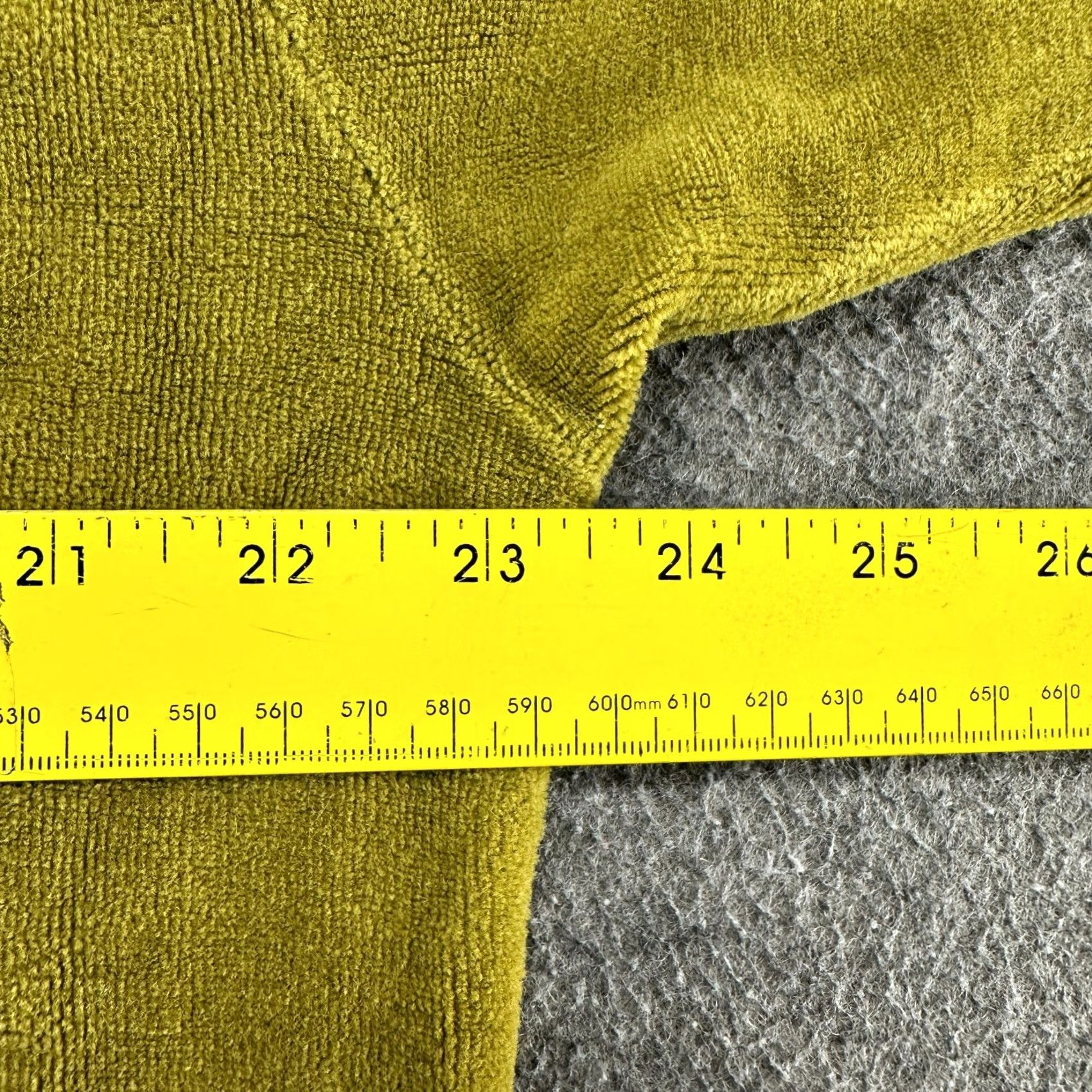 Velour VINTAGE Velour Polo Shirt Mens L Green Velvet Dagger Collar Solid Polo 60s 70s Mens L Green Velour Polo Shirt Vintage 70s Size US L / EU 52-54 / 3 - 6 Thumbnail