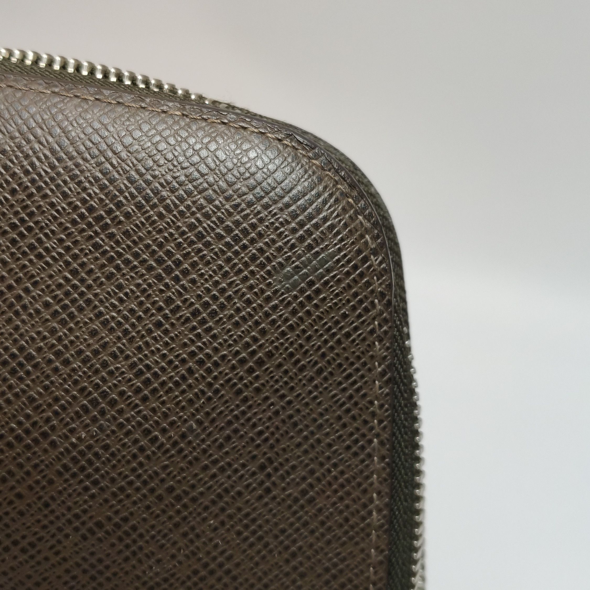 Louis Vuitton Louis Vuitton (LV) Atoll leather solid color clutch -y2506 Size ONE SIZE - 7 Thumbnail