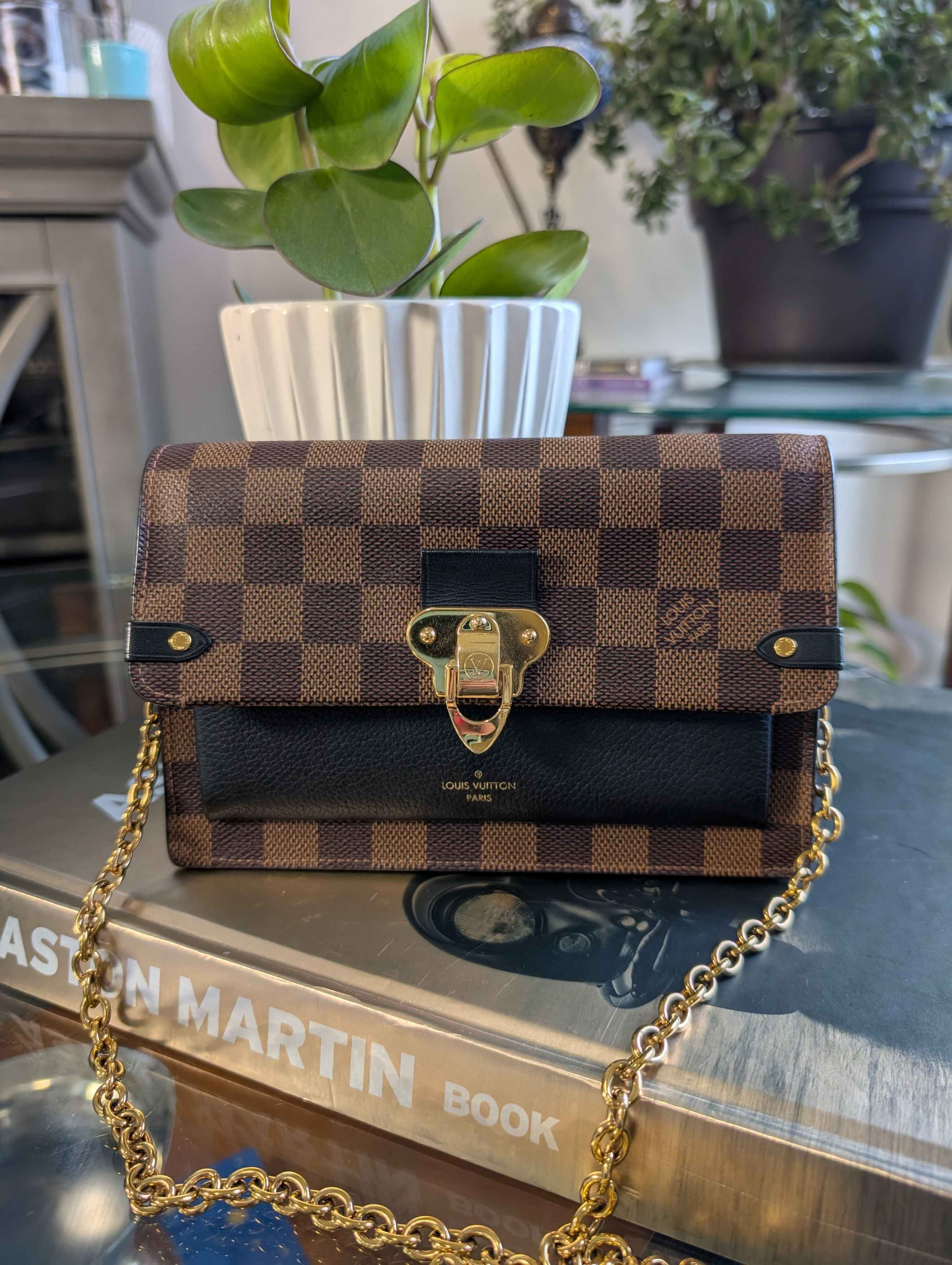 Louis Vuitton Louis Vuitton Vavin Damier Ebene Chain Crossbody Bag Black Size ONE SIZE - 1 Thumbnail