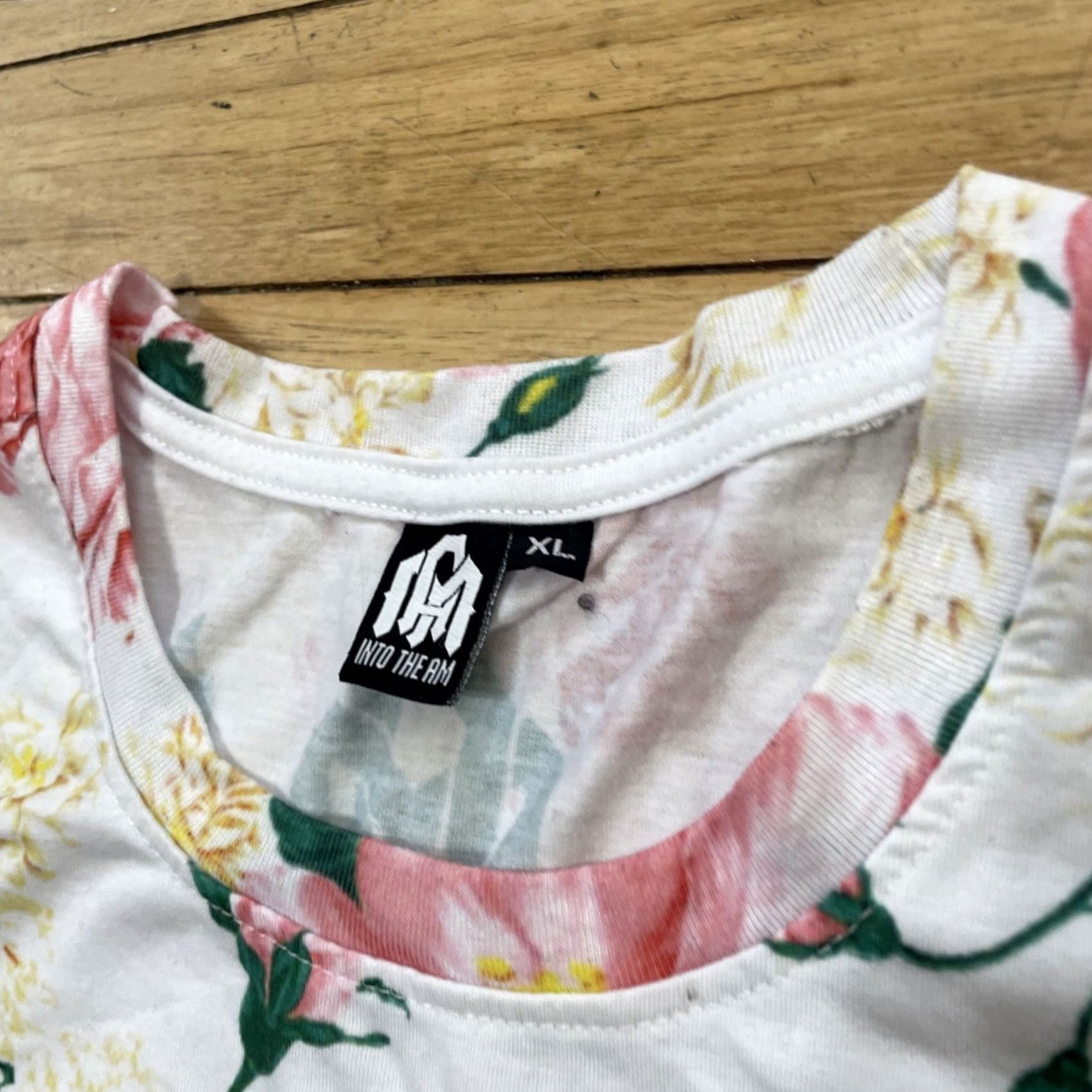 ALOHAS Into the AM T Shirt Men XL Floral White Pink Green Club Aloha Graphic Tee 44" Size US XL / EU 56 / 4 - 4 Thumbnail