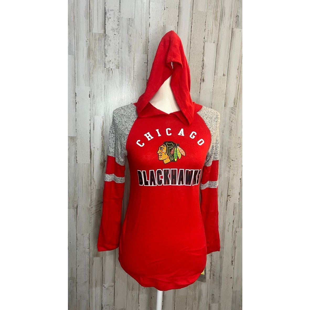NHL NWT Chicago Blackhawks Women's Medium Hooded Long Sleeve Top Size M / US 6-8 / IT 42-44 - 1 Thumbnail