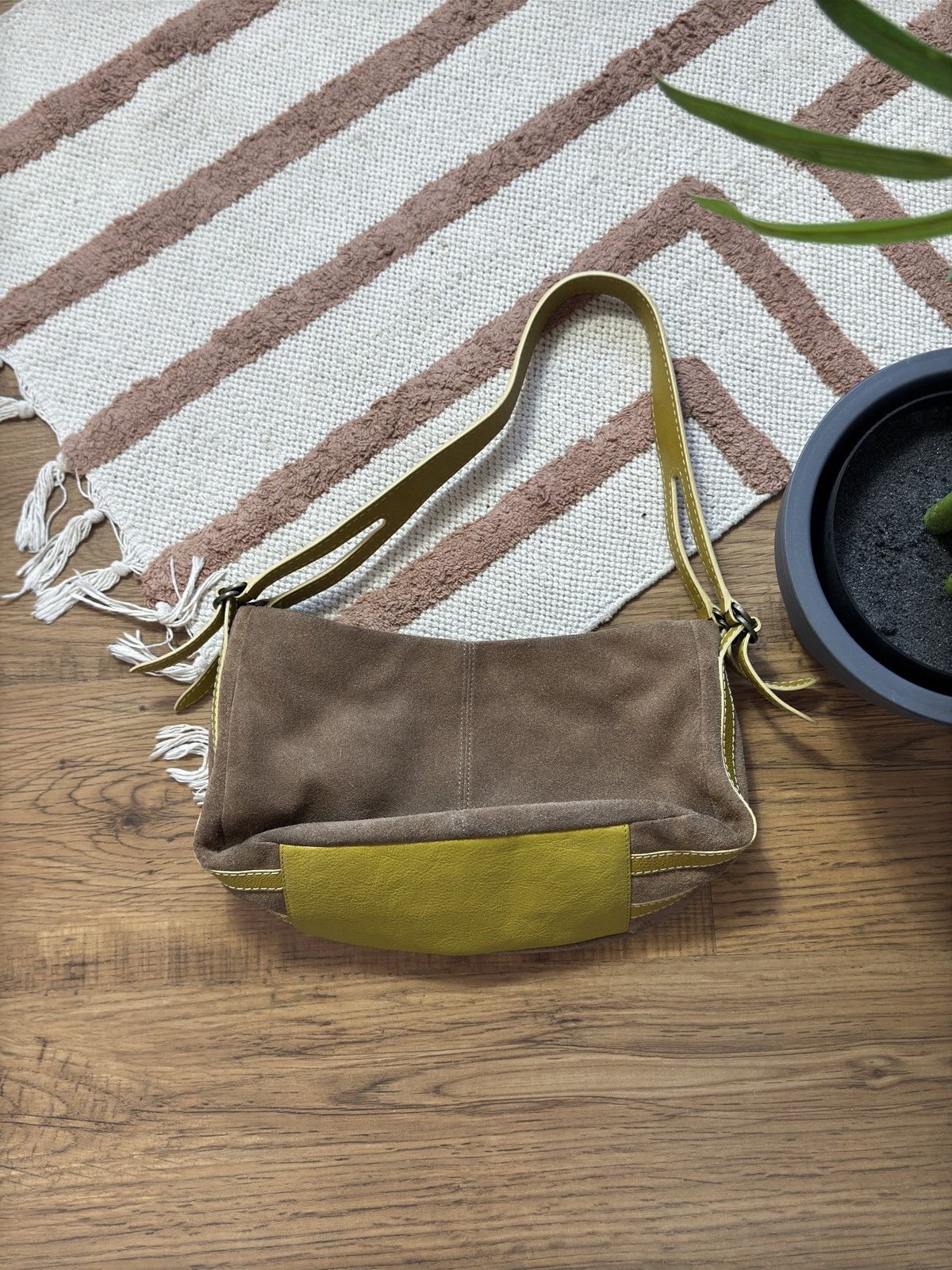 Vintage VINTAGE RADLEY SUEDE 2000s BAGUETTE BAG Size ONE SIZE - 3 Thumbnail