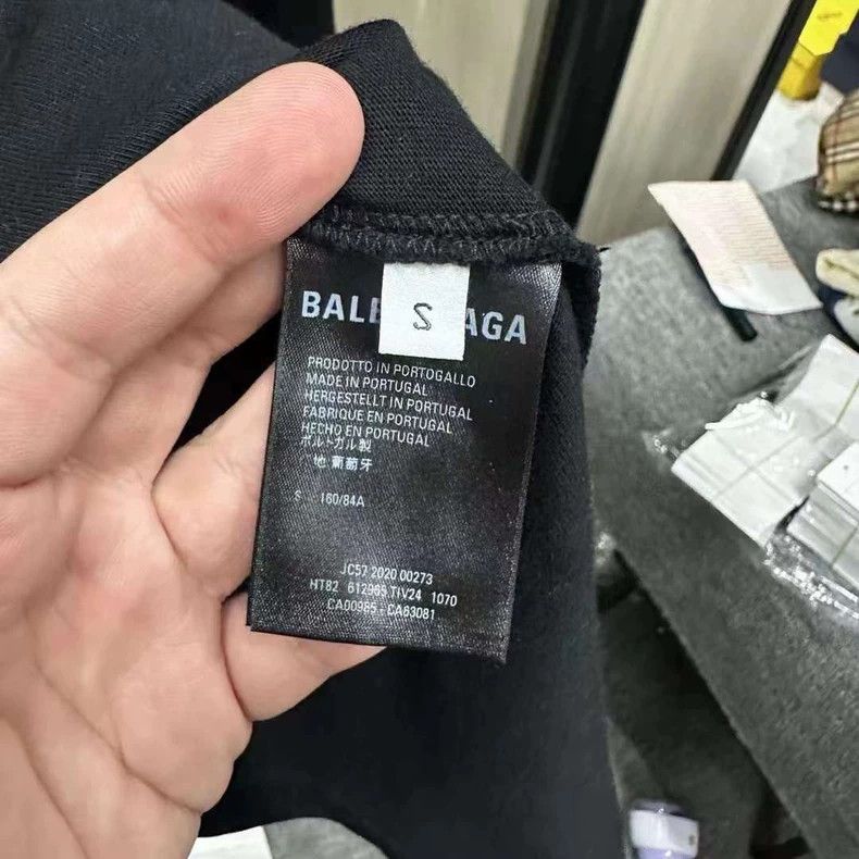Balenciaga Balenciaga Crew Short Sleeve Size US S / EU 44-46 / 1 - 4 Thumbnail