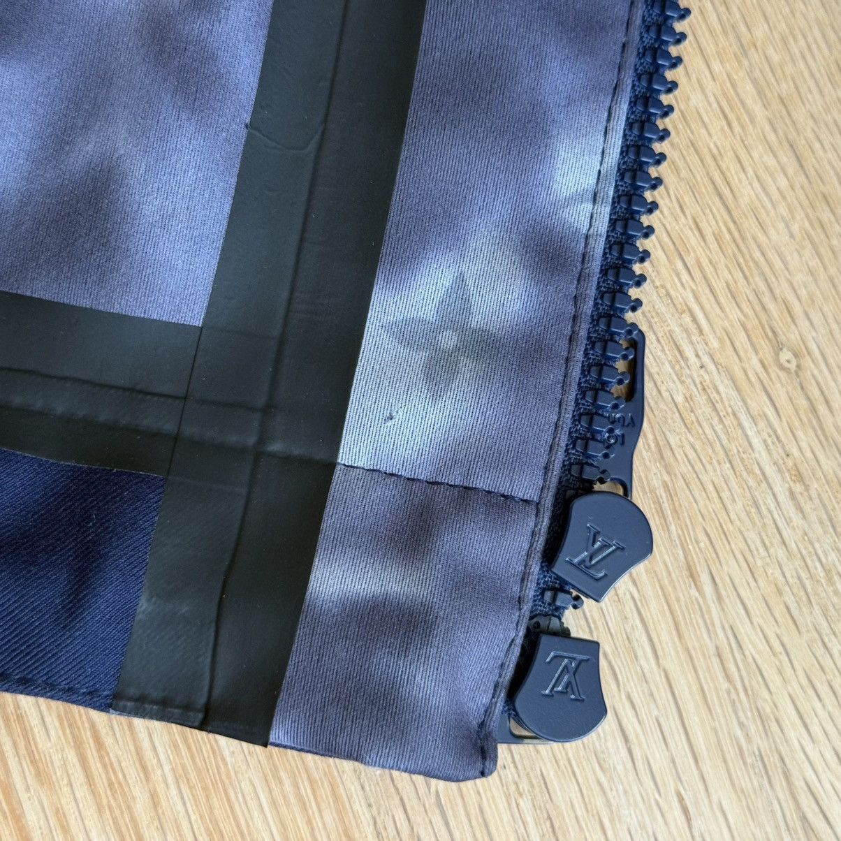 Louis Vuitton Ski Parka with Packable Hood and Monogram Tie Dye Lining Size US S / EU 44-46 / 1 - 7 Thumbnail