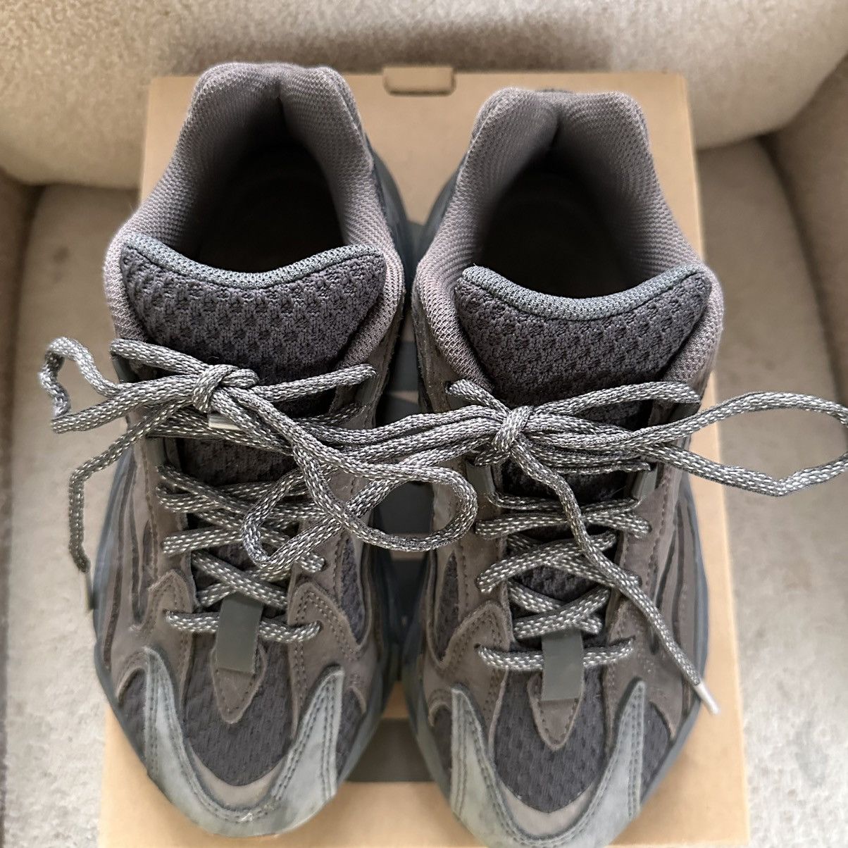 Adidas × Yeezy Yeezy Boost 700 V2 SIZE 4 Size US 5 / EU 37 - 5 Thumbnail