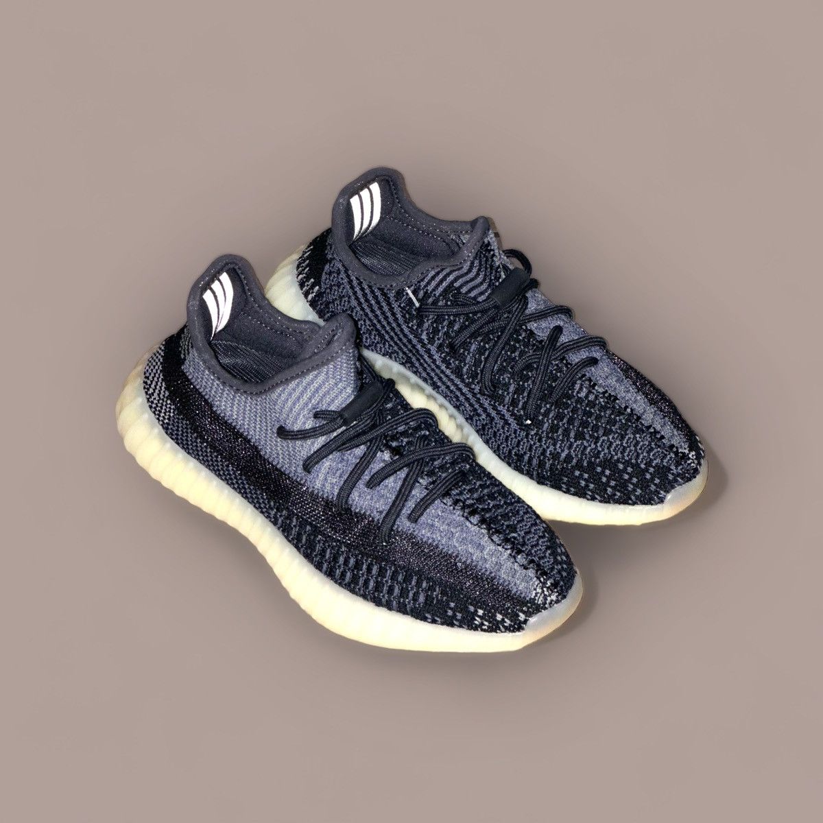 Adidas ADIDAS YEEZY BOOST 350 V2 CARBON Size US 6 / IT 36 - 2 Thumbnail