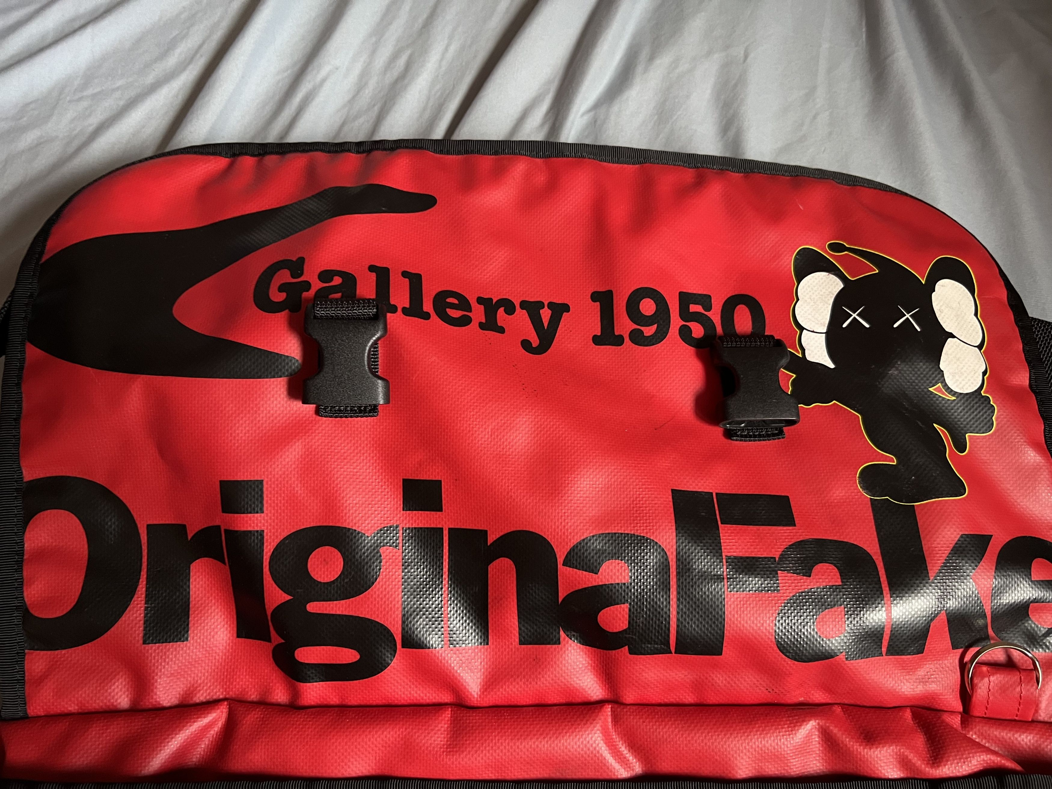 Kaws Porter x Kaws Gallery 1950 OriginalFake Messenger Bag Size ONE SIZE - 7 Thumbnail