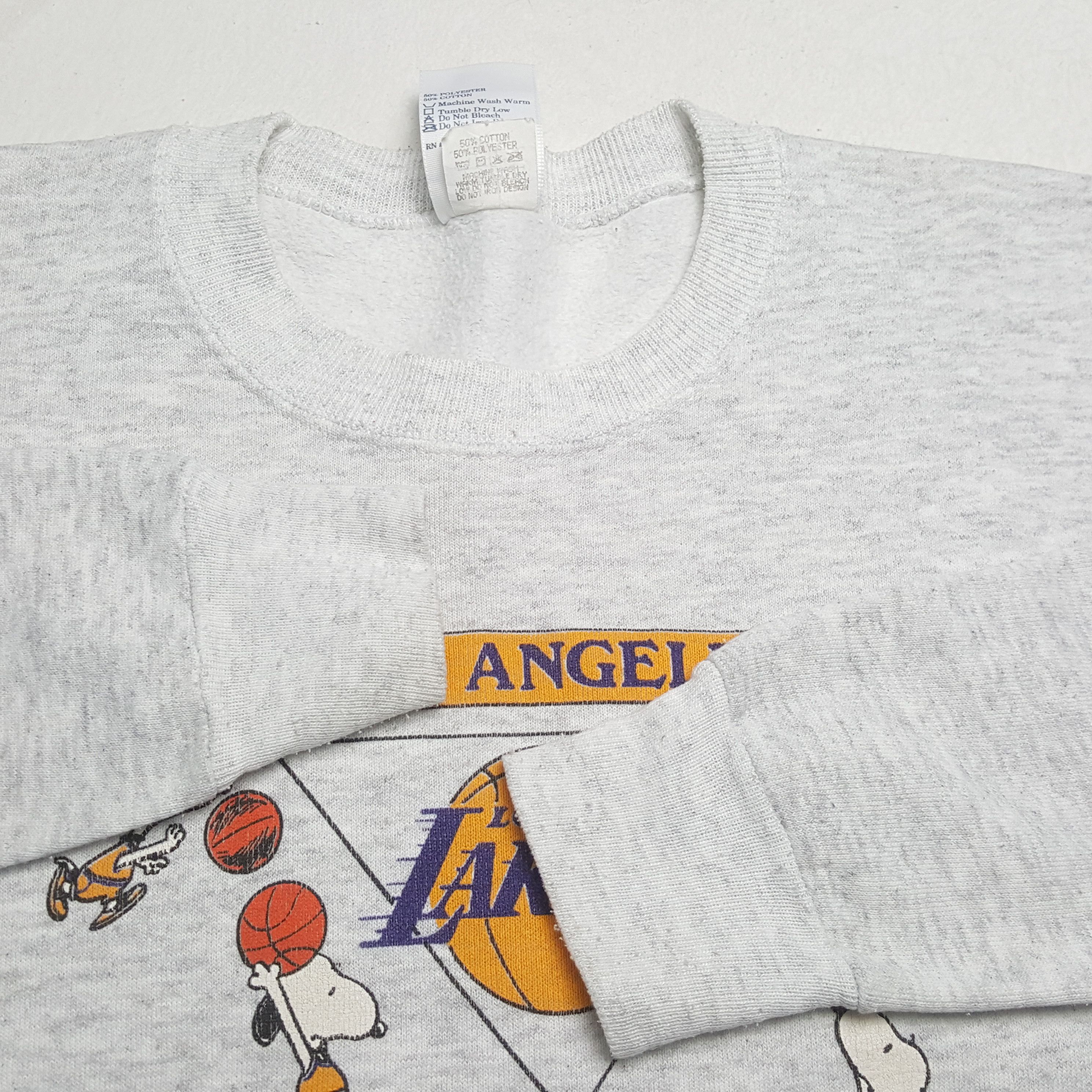 NBA × Vintage LAKERS LOS ANGELES NBA X Snoopy Cartoon Vintage Sweatshirt Size XS / US 0-2 / IT 36-38 - 9 Thumbnail