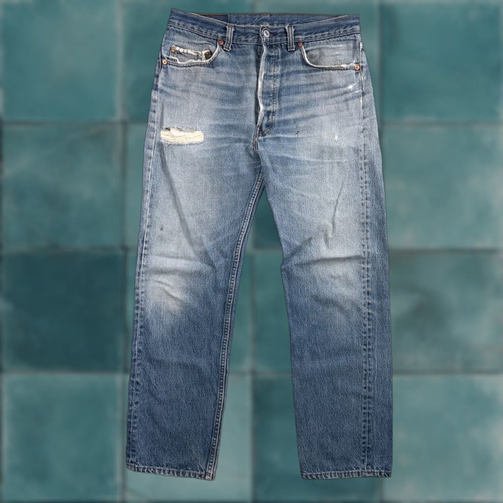 Levi's Levi's 501 Vintage Jeans Straight Regular 34x33 Light Blue USA 90s Men 5-Pocket Denim Cotton Button Closure Size US 34 / EU 50 - 1 Thumbnail