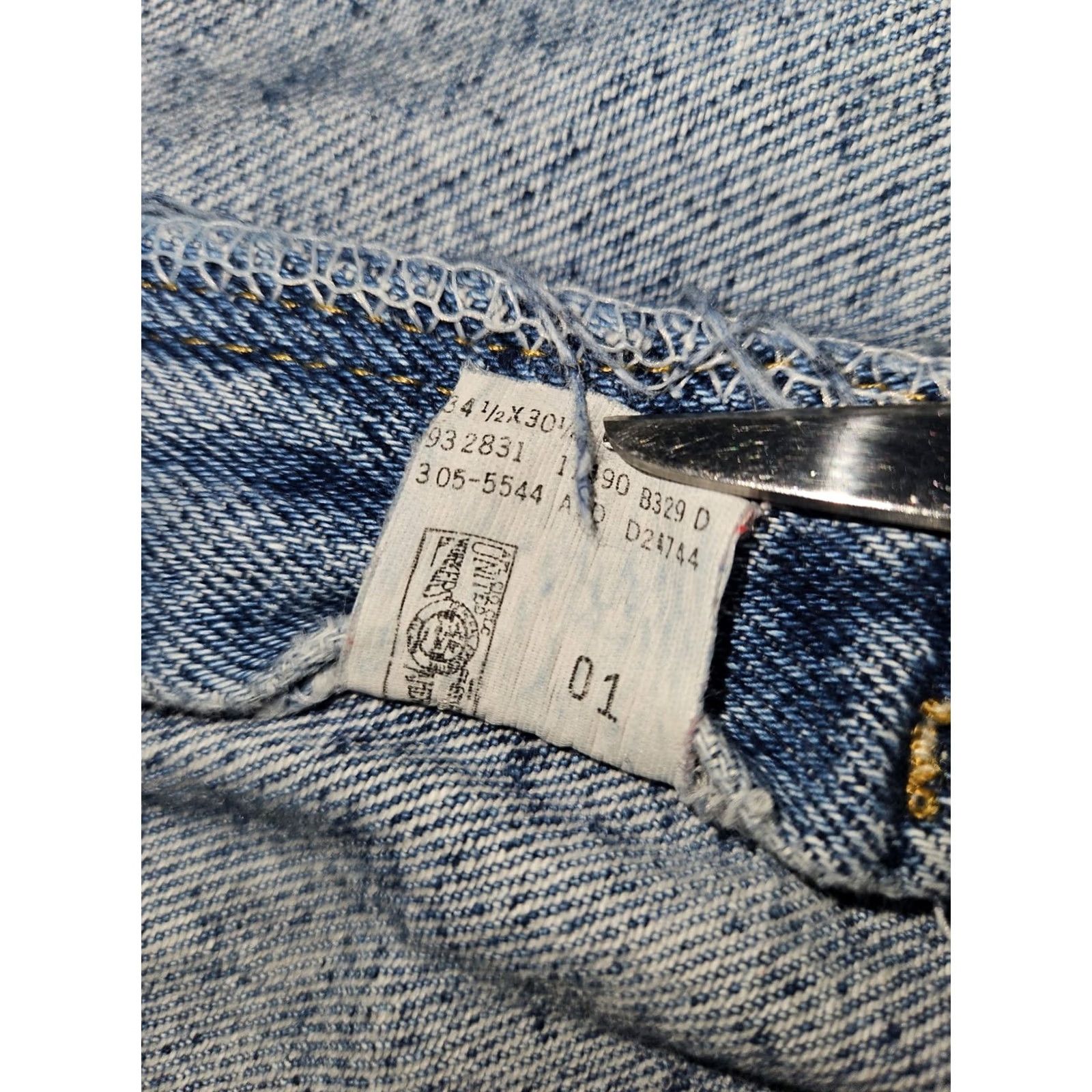 Lee VINTAGE Lee Jeans Women's 18 Plus High Rise 29in Inseam Stone Wash Beige 90s Grunge Y2K Logo Zipper Button Complete 5-Pocket Denim Distressed Stretch? Size 40" / US 18 - 3 Thumbnail