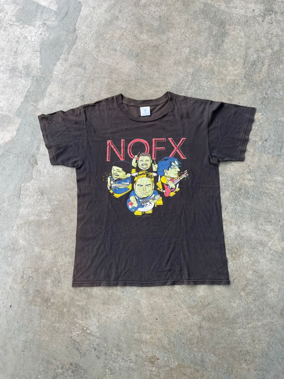 Band Tees Vintage 2002 NOFX Sun Faded Cartoon Band Tees Size US M / EU 48-50 / 2 - 1 Thumbnail