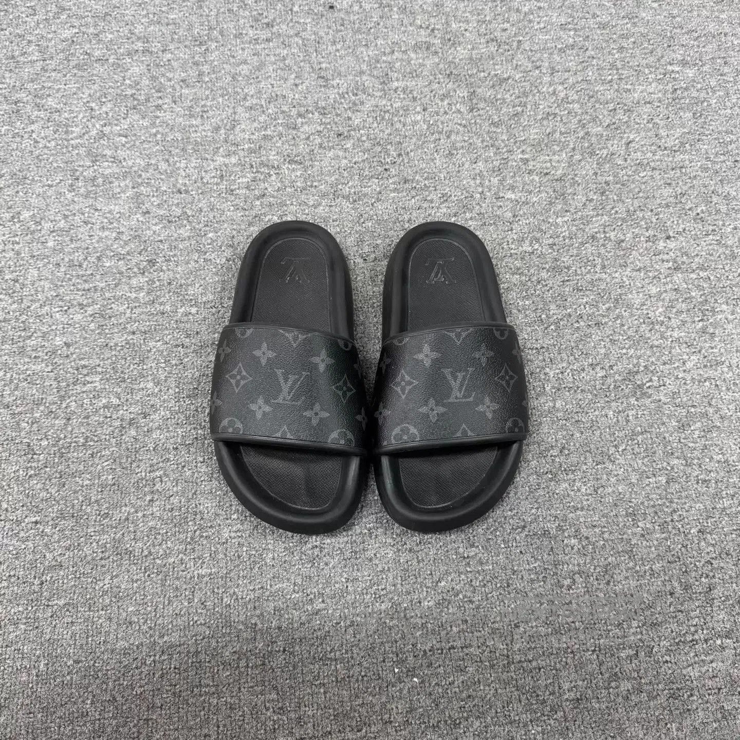 Louis Vuitton Black Slide Sandals Size 6. Size US 6 / EU 39 - 3 Thumbnail