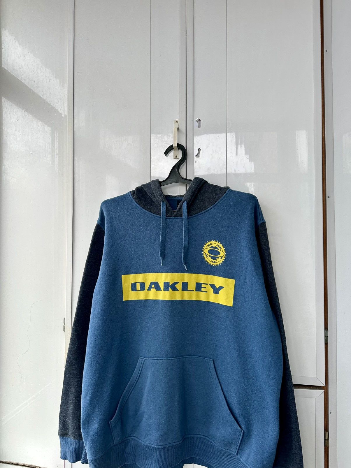 Oakley Vintage Oakley Hoodie Yellow Logo Y2K Size US XL / EU 56 / 4 - 6 Thumbnail