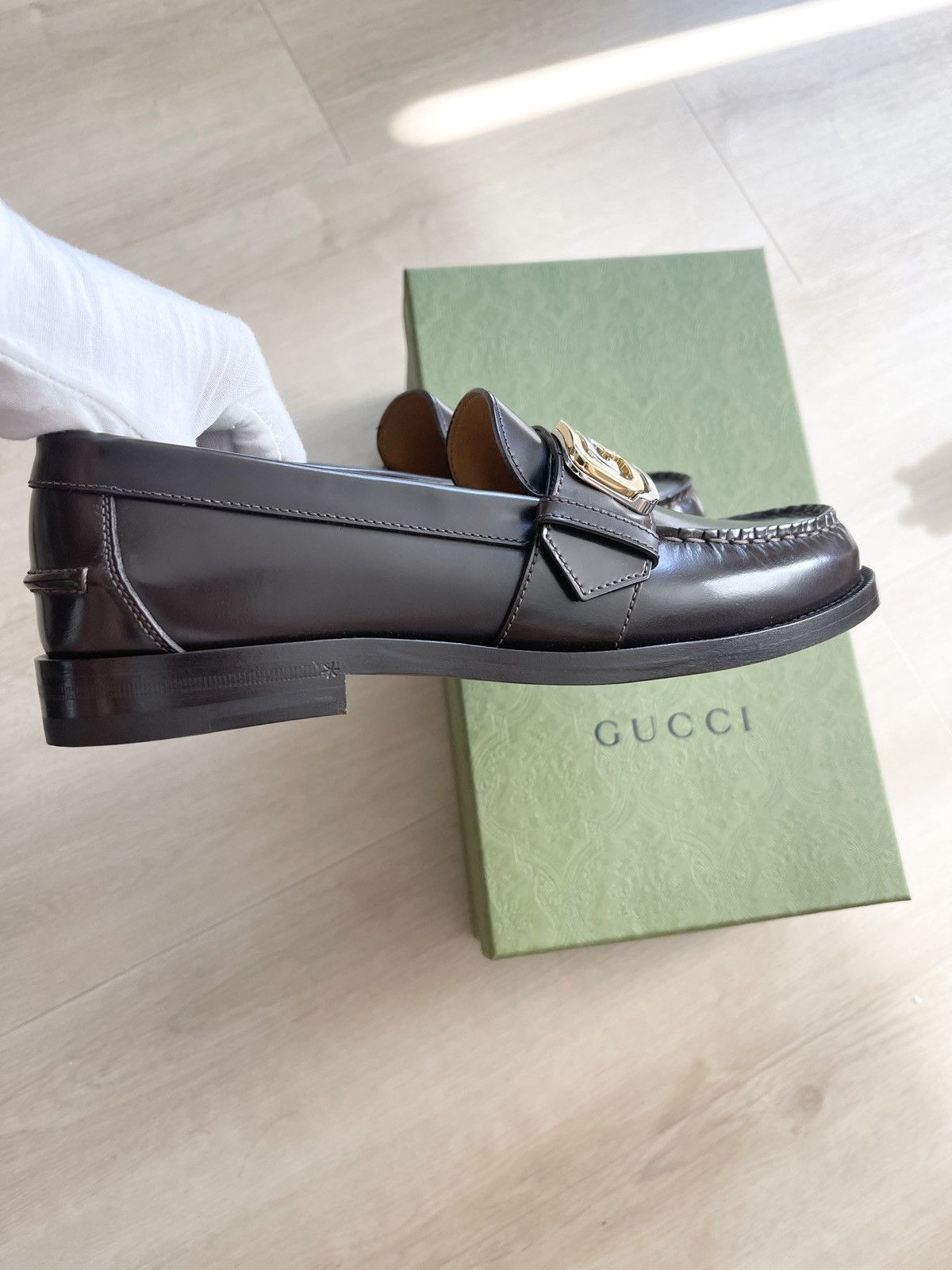 Gucci STEAL! Gucci Logo Plague Leather Loafers Size US 7 / EU 40 - 5 Thumbnail