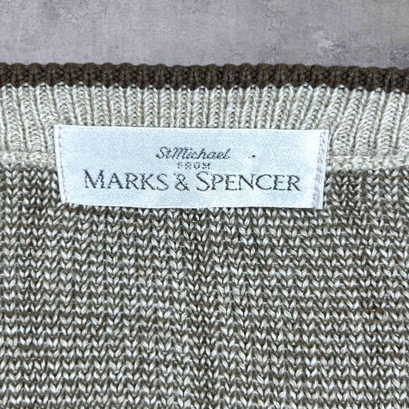 Marks & Spencer Vintage St Michael Marks & Spencer Beige Acrylic V-Neck Jumper L XL Men Pullover Knit Size US L / EU 52-54 / 3 - 3 Thumbnail