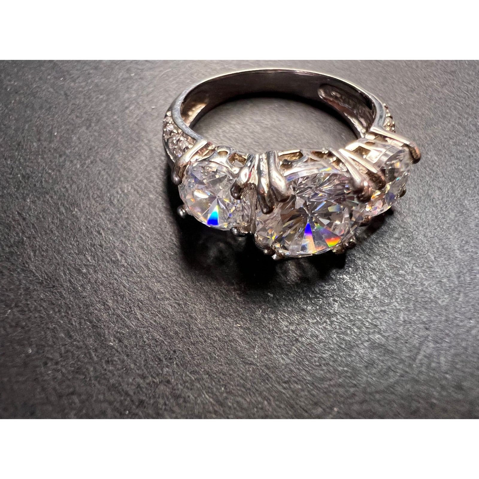 Other Vintage 3 stone CZ sterling silver ring size 7 Size ONE SIZE - 18 Thumbnail