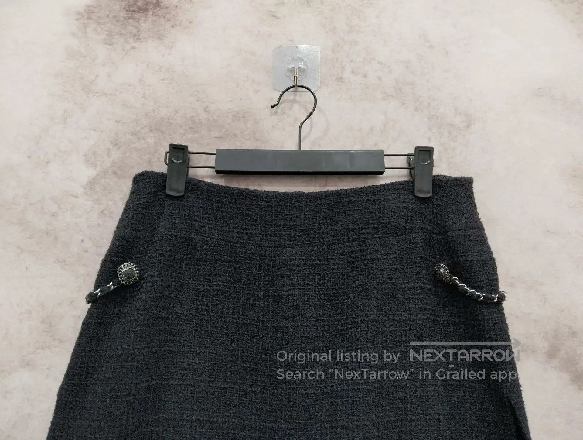 Chanel Chanel Black Textured Short Skirt. Size 37" - 3 Thumbnail