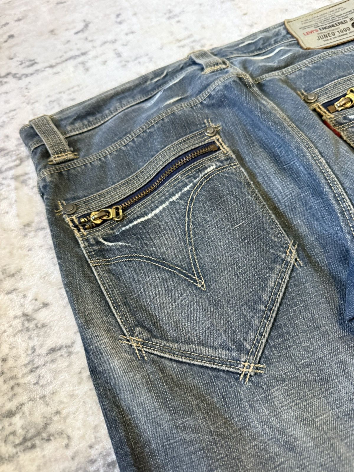 Levi's 90s Levis Engineered Jeans Whiskers Twist Leg Size US 30 / EU 46 - 10 Thumbnail