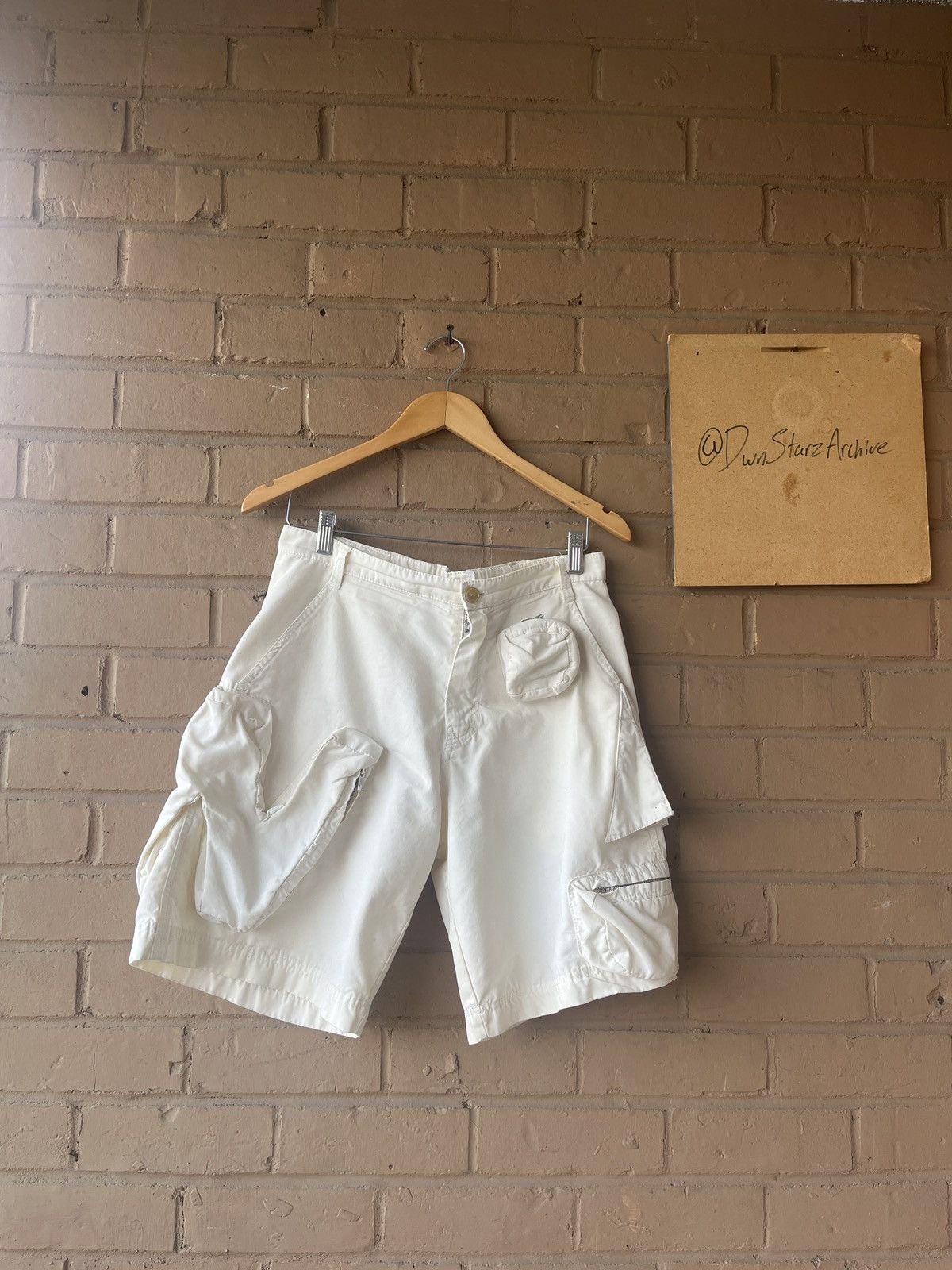 Walter Van Beirendonck SS10 Walter Van Beirendonck Face 3D Cargo Shorts in Cream Size US 32 / EU 48 - 9 Thumbnail