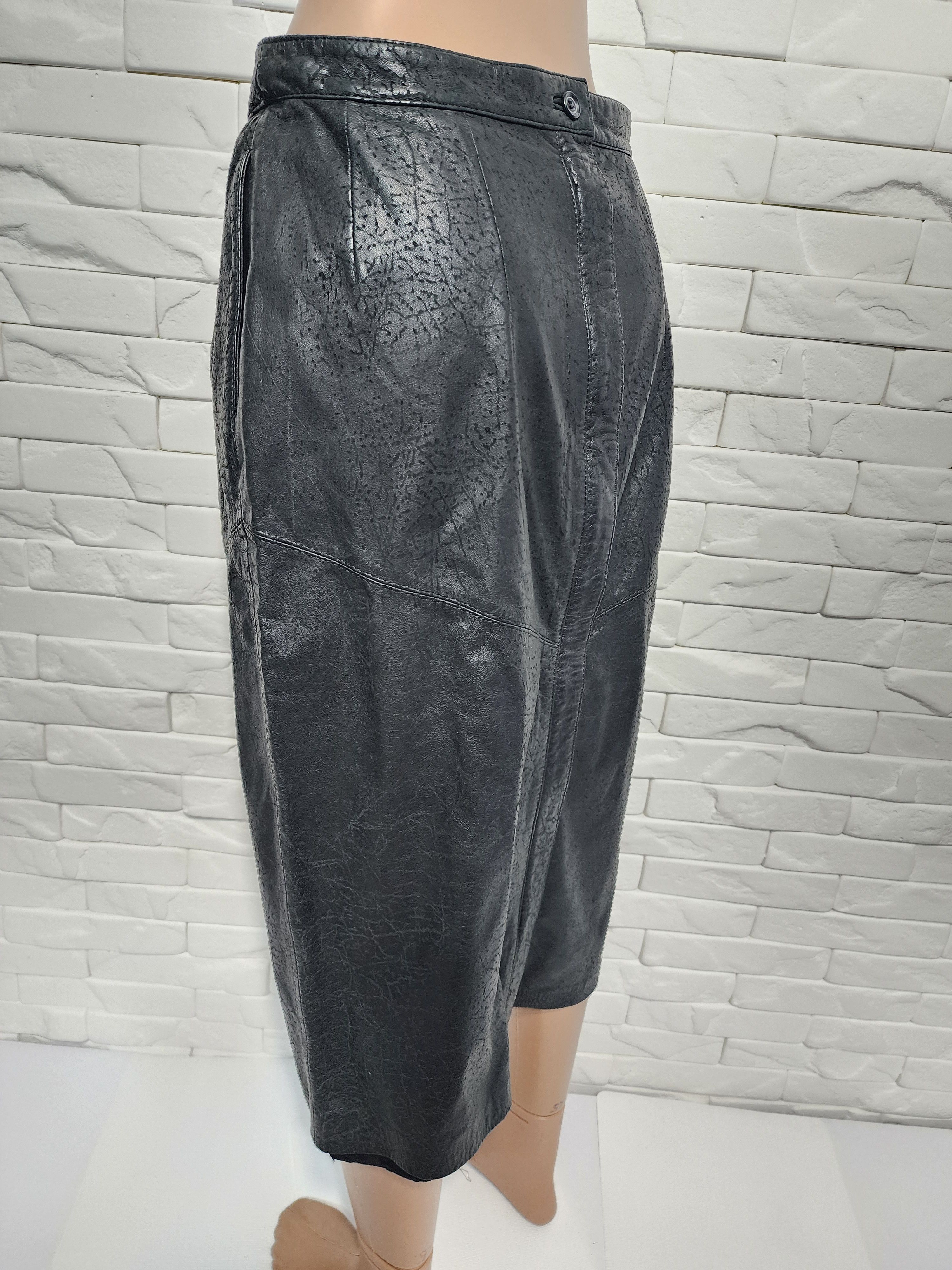 Genuine Leather Black leather skirt. Size 28" / US 6 / IT 42 - 6 Thumbnail