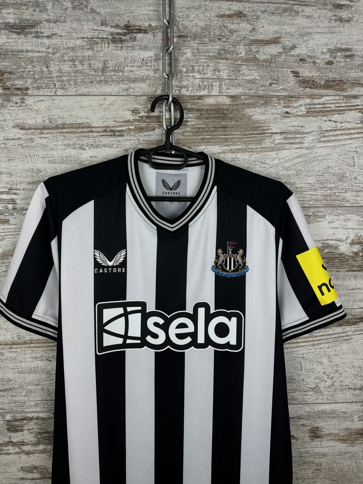 Castore Mens Vintage Castore New Castle FC T-shirt soccer jersey Size US M / EU 48-50 / 2 - 3 Thumbnail