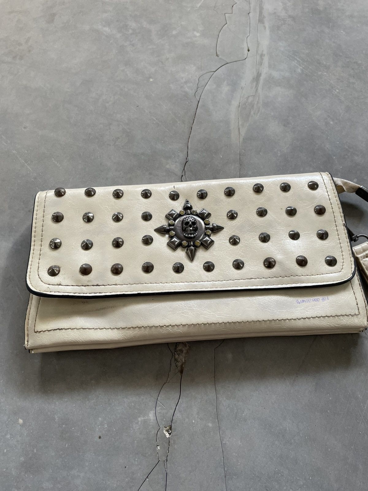 20471120 Grunge Leather Handbag Studded Skull White If Six Was Nine Size ONE SIZE - 3 Thumbnail