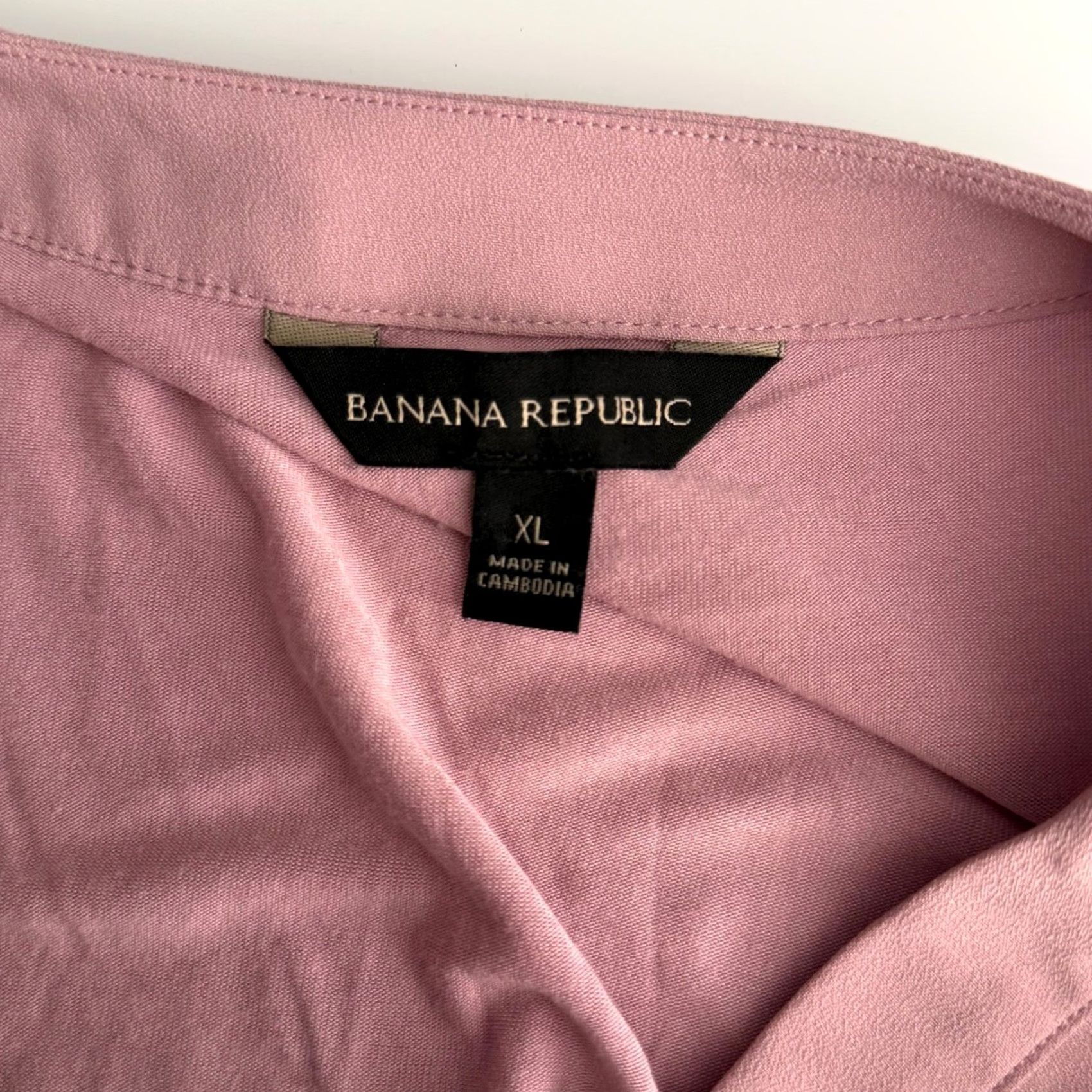 Banana Republic VINTAGE Banana Republic Blouse XXL XL V-Neck Dolman Short Sleeve Pleated High-Low Mauve Pink Womens Shirt Size XL / US 12-14 / IT 48-50 - 6 Thumbnail