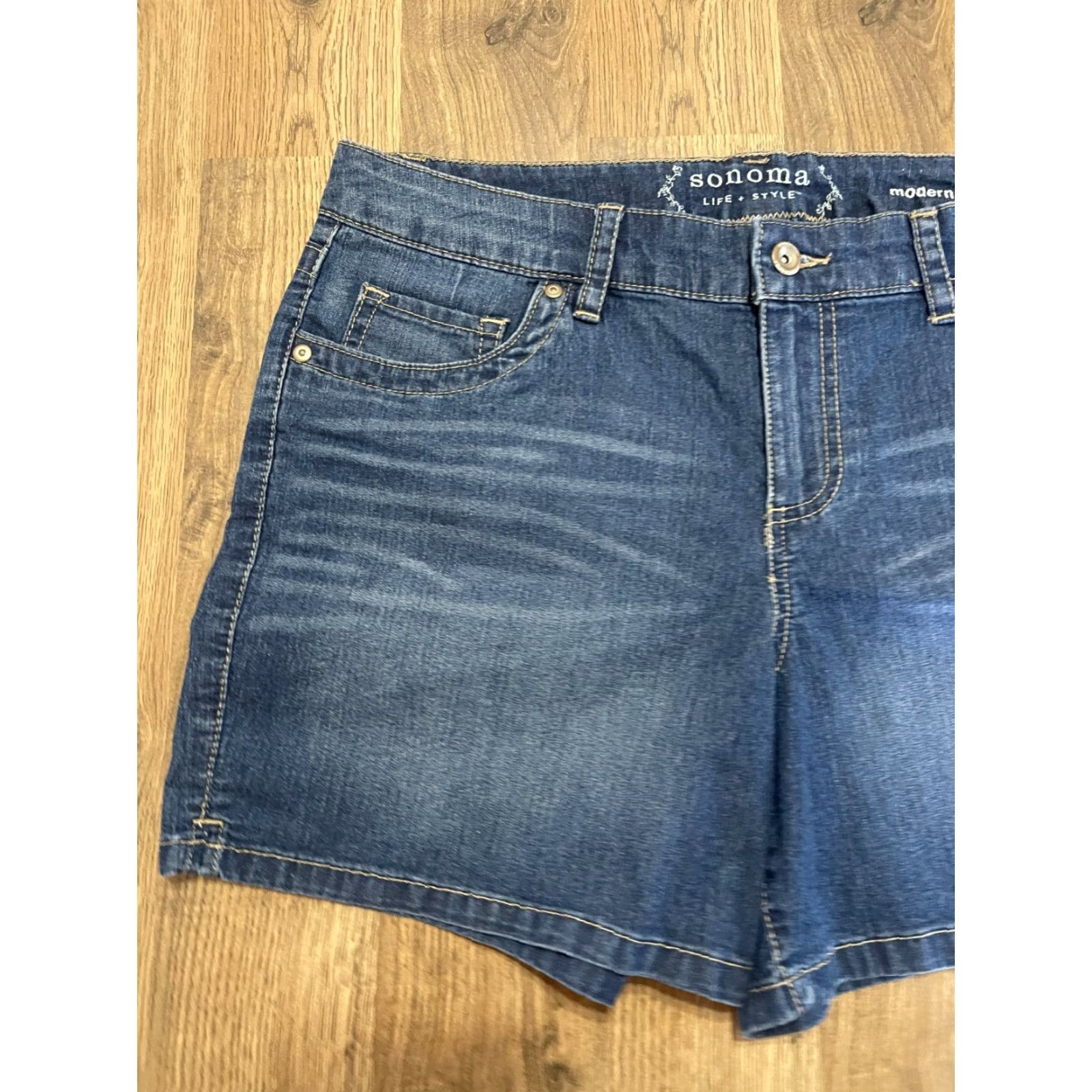 Vintage Sonoma Shorts Womens Size 10 Denim Blue Bermuda Modern Short Casual Regular Fit Front Flat Front Women's Clothing Size 32" / US 10 / IT 46 - 3 Thumbnail