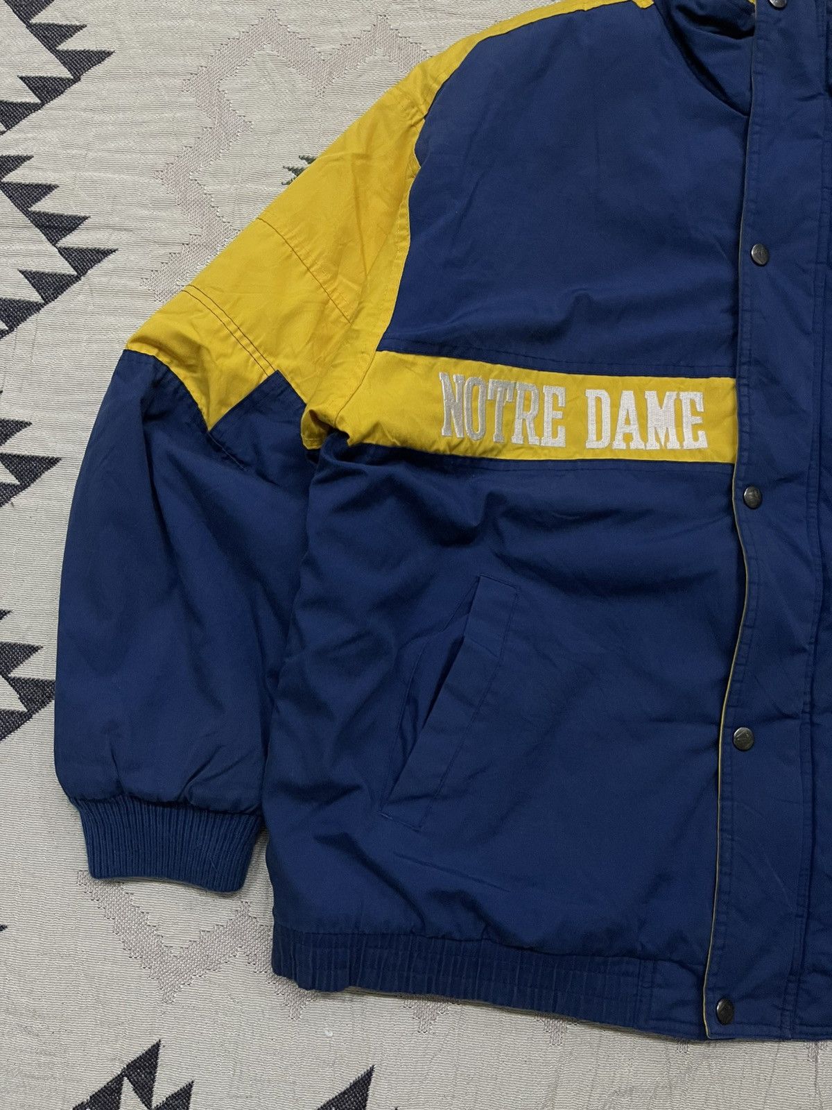 Logo 7 VINTAGE 90s LOGO 7 NOTRE DAME FIGHTING IRISH NFL JACKET Size US L / EU 52-54 / 3 - 4 Thumbnail