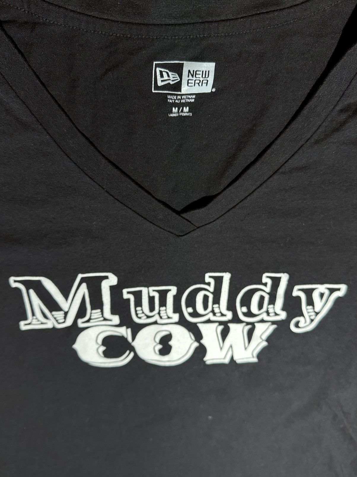 New Era New Era Black V-Neck T-Shirt with Muddy Cow Graphic Size US M / EU 48-50 / 2 - 3 Thumbnail