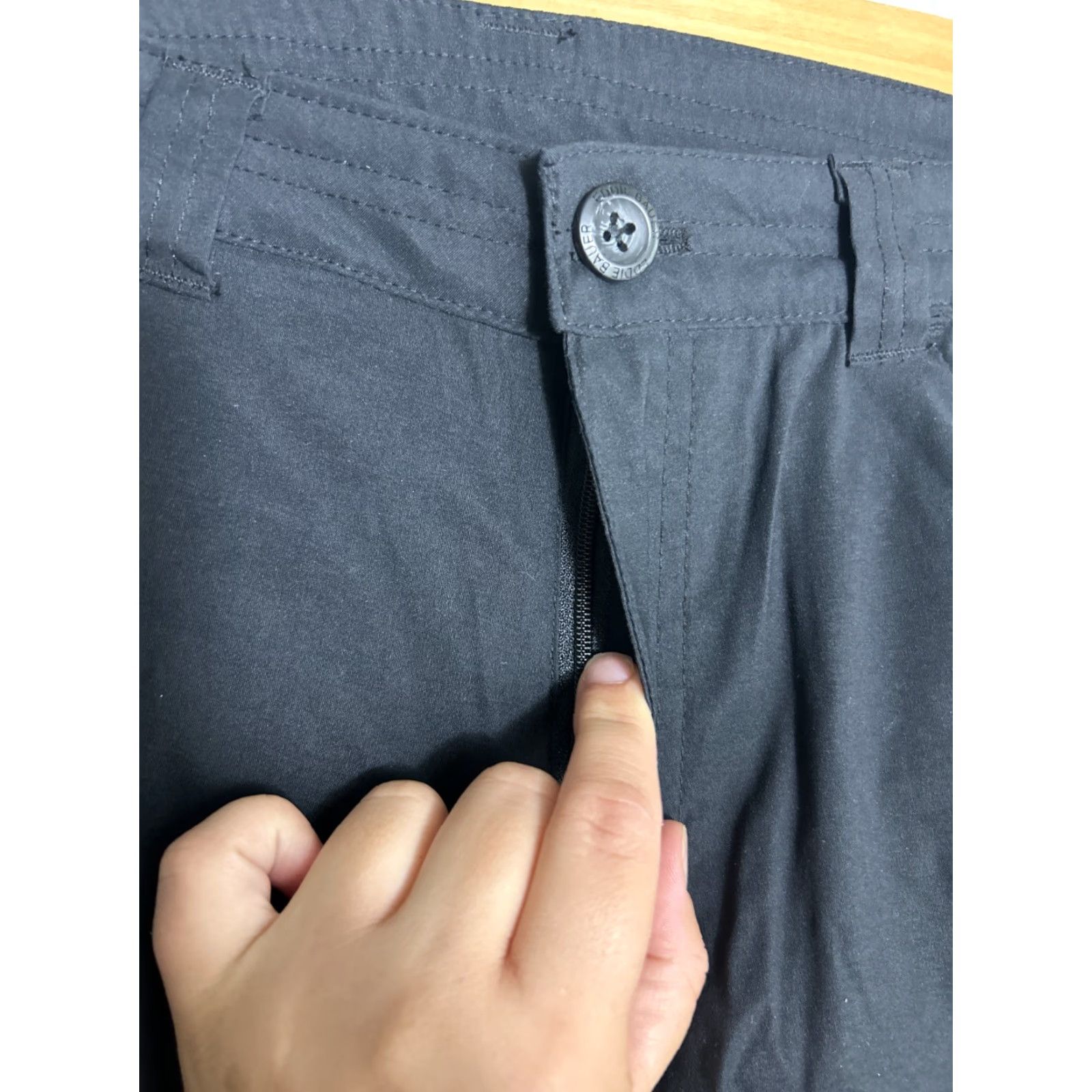 Eddie Bauer VINTAGE Eddie Bauer Women’s Cargo Capri Pants Black 32x20 Nylon 12 Women Capri Pants Mens Womens Girls Size 34" / US 12 / IT 48 - 7 Thumbnail
