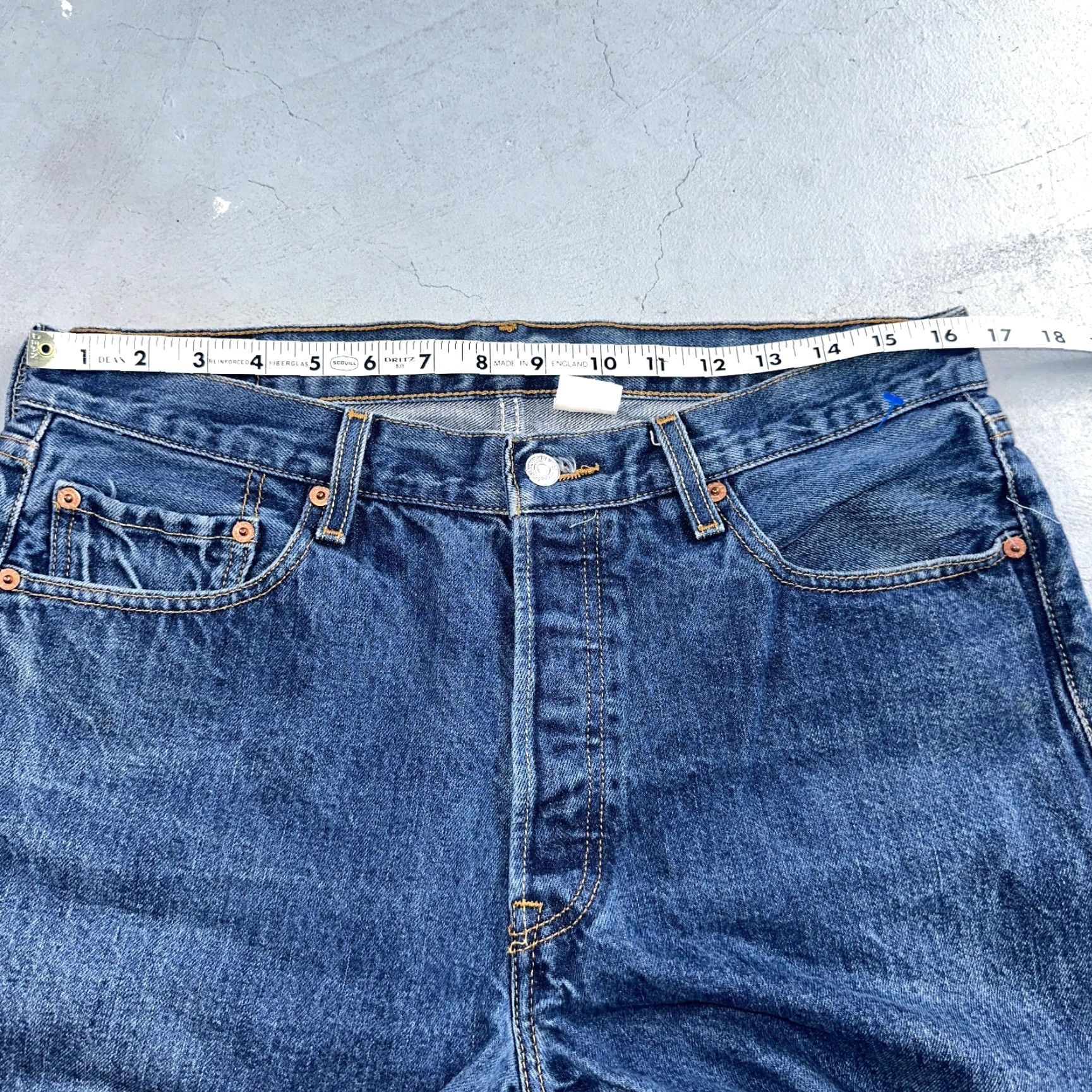 Levi's VINTAGE Levi's 501 Jeans Straight Denim Blue 34x30 90s 501 Series Men Regular Mid Rise 5-Pocket Button Jeans Mens Size US 34 / EU 50 - 6 Thumbnail