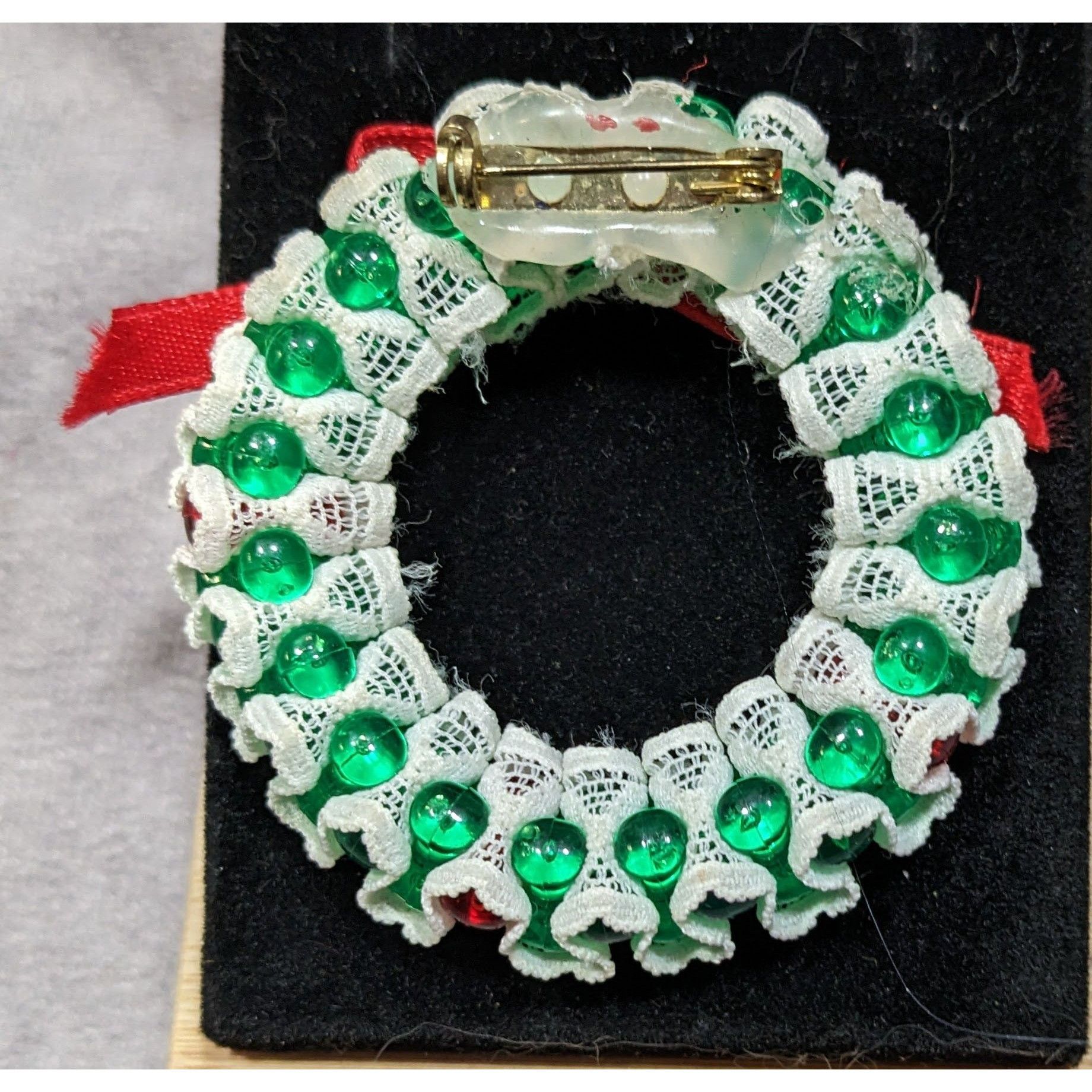 Handmade Vintage 90s Handmade Christmas Wreath Brooch Size ONE SIZE - 4 Thumbnail