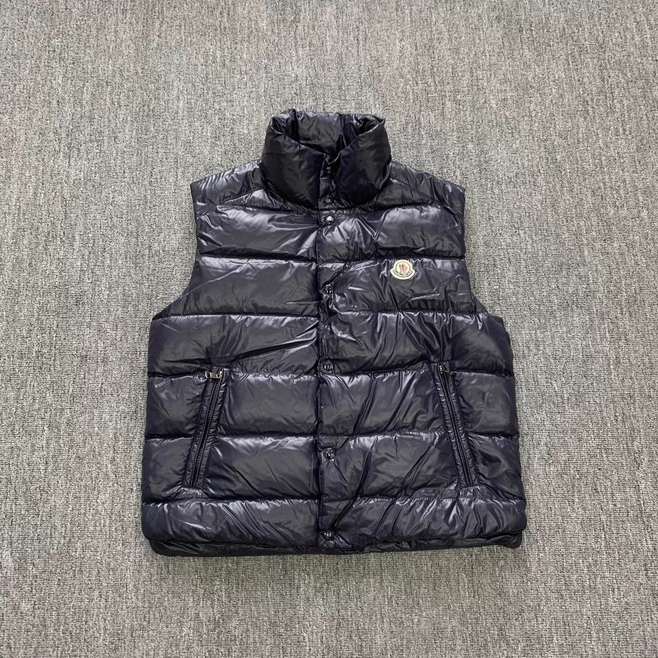 Moncler Moncler Tib navy blue logo down vest size 2 Size US M / EU 48-50 / 2 - 1 Thumbnail