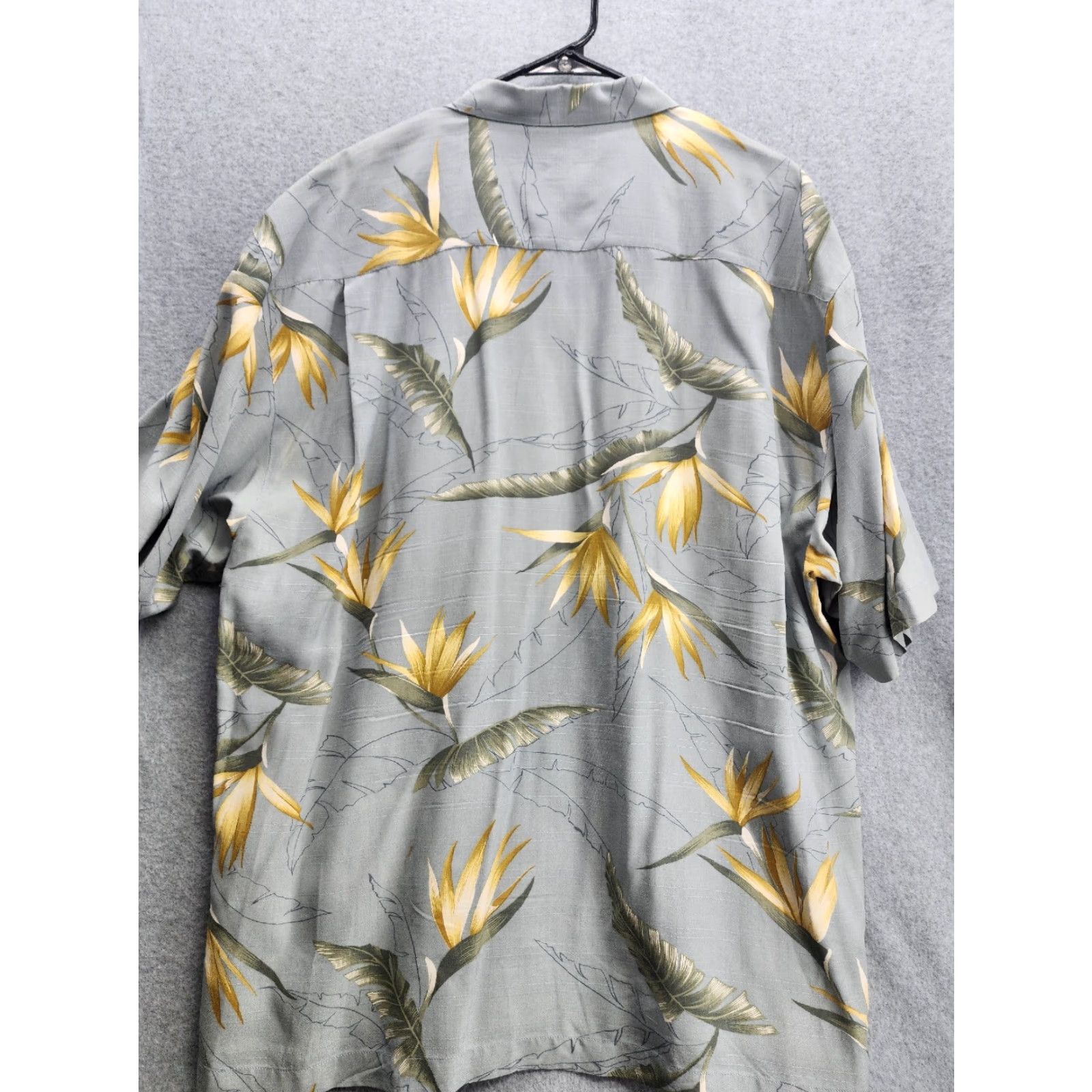 Tommy Bahama Tommy Bahama Camp Shirt XL Silk Floral Pattern Hawaiian Button-Up Short Sleeve Multicolor Green Yellow Gray Pockets Mens Size US XL / EU 56 / 4 - 3 Thumbnail