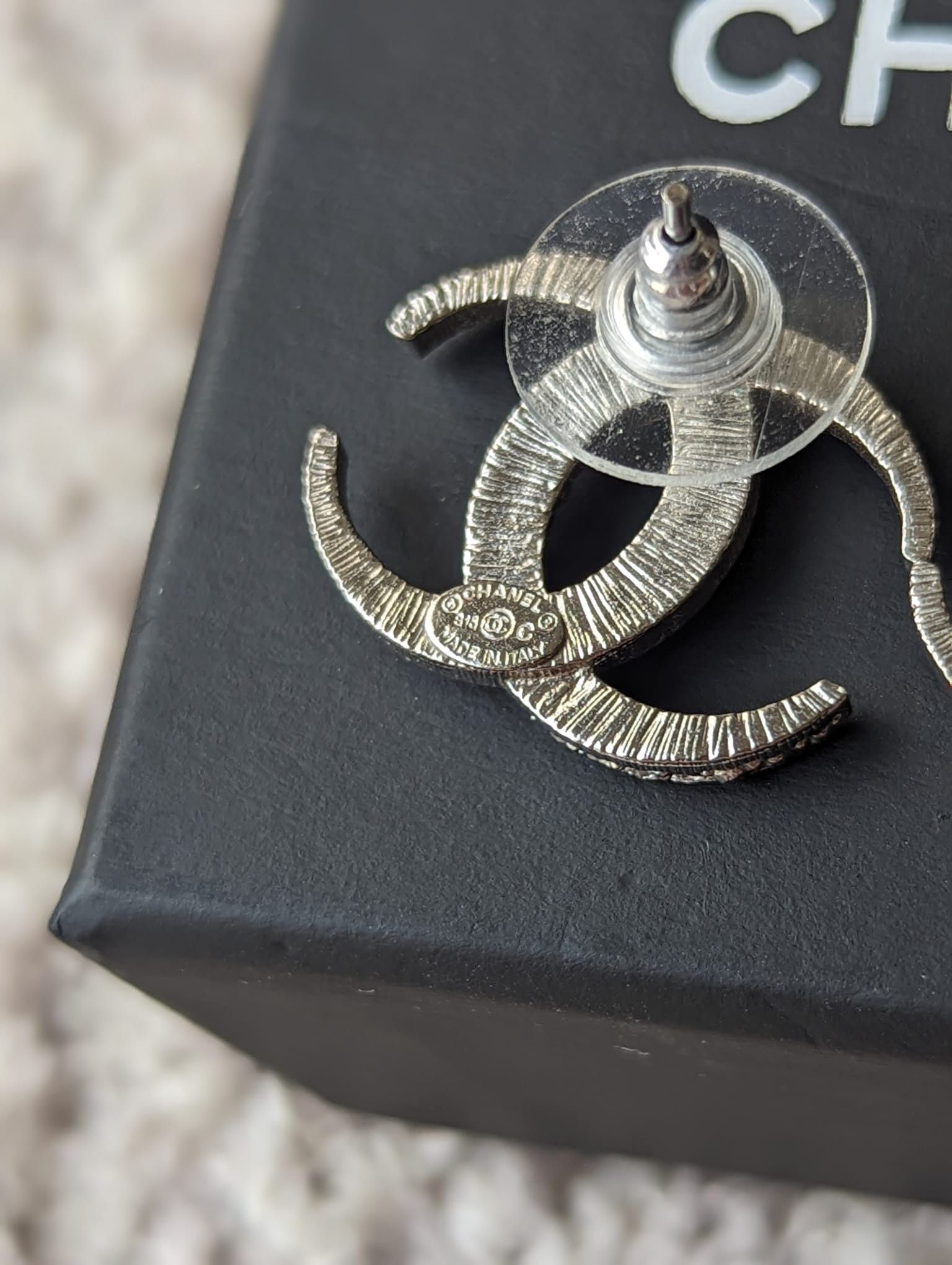 Chanel Chanel CC B15C Logo Dubai Moon Crystal SHW Earrings Box Size ONE SIZE - 11 Thumbnail