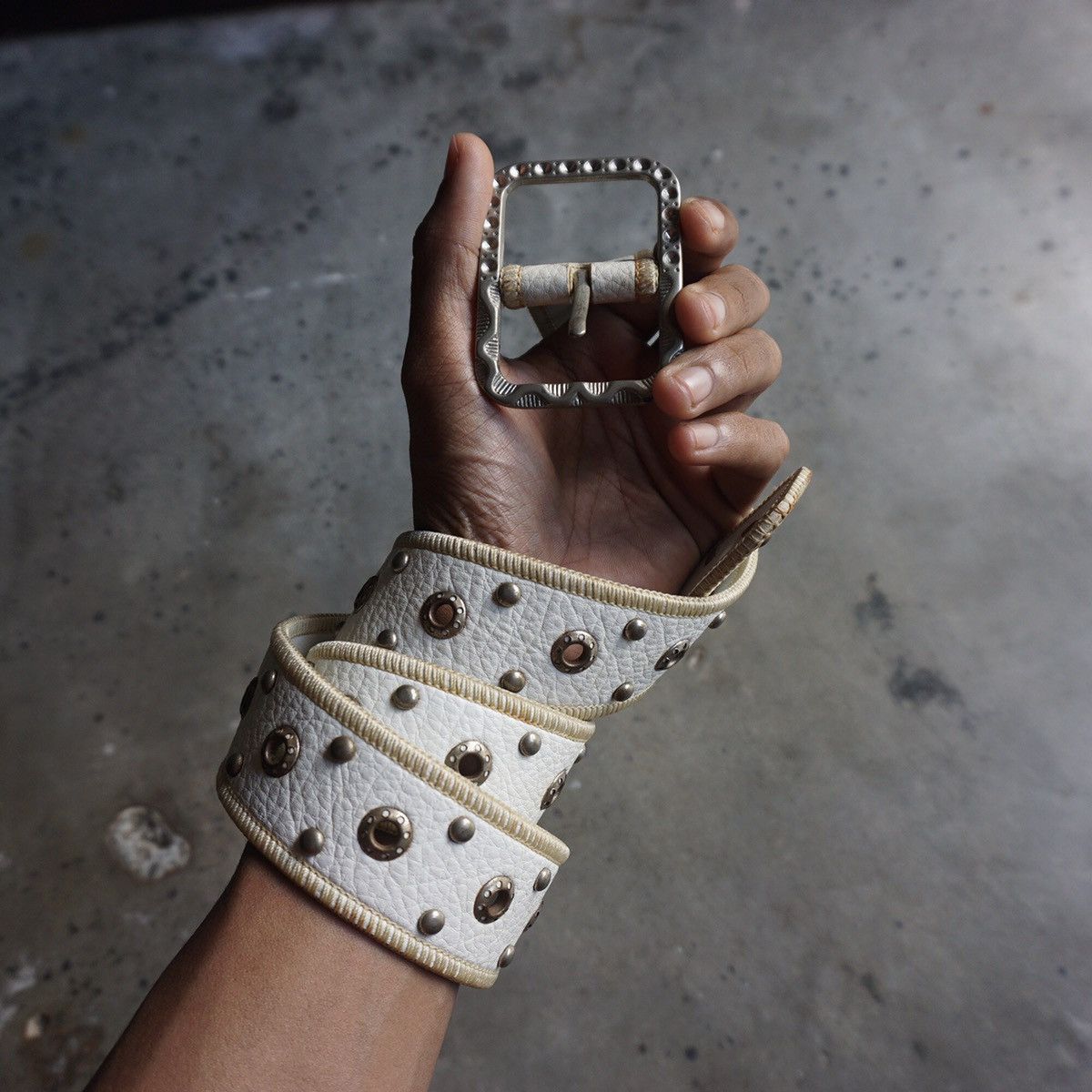 Japanese Brand White leather studded belt Size ONE SIZE - 1 Thumbnail