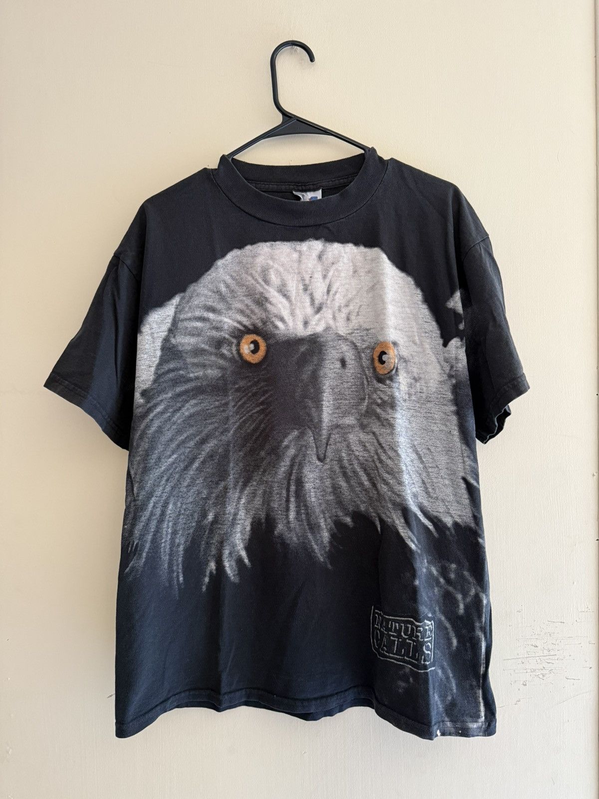 Vintage Vintage 90s Nature Calls Bald Eagle All over Print T Shirt Size US L / EU 52-54 / 3 - 1 Thumbnail