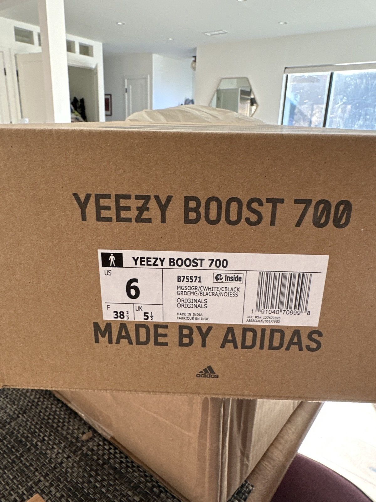 Adidas × Yeezy Yeezy Boost 700 Wave Runner Size US 6 / EU 39 - 7 Thumbnail