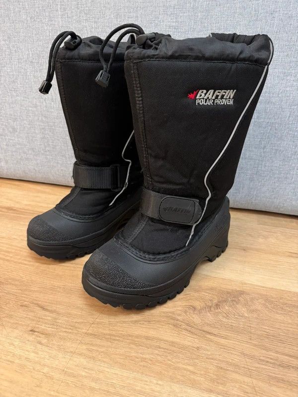 Other Baffin Tundra Polar Proven Canada Snow Boots size 40 Size US 7 / EU 40 - 7 Thumbnail
