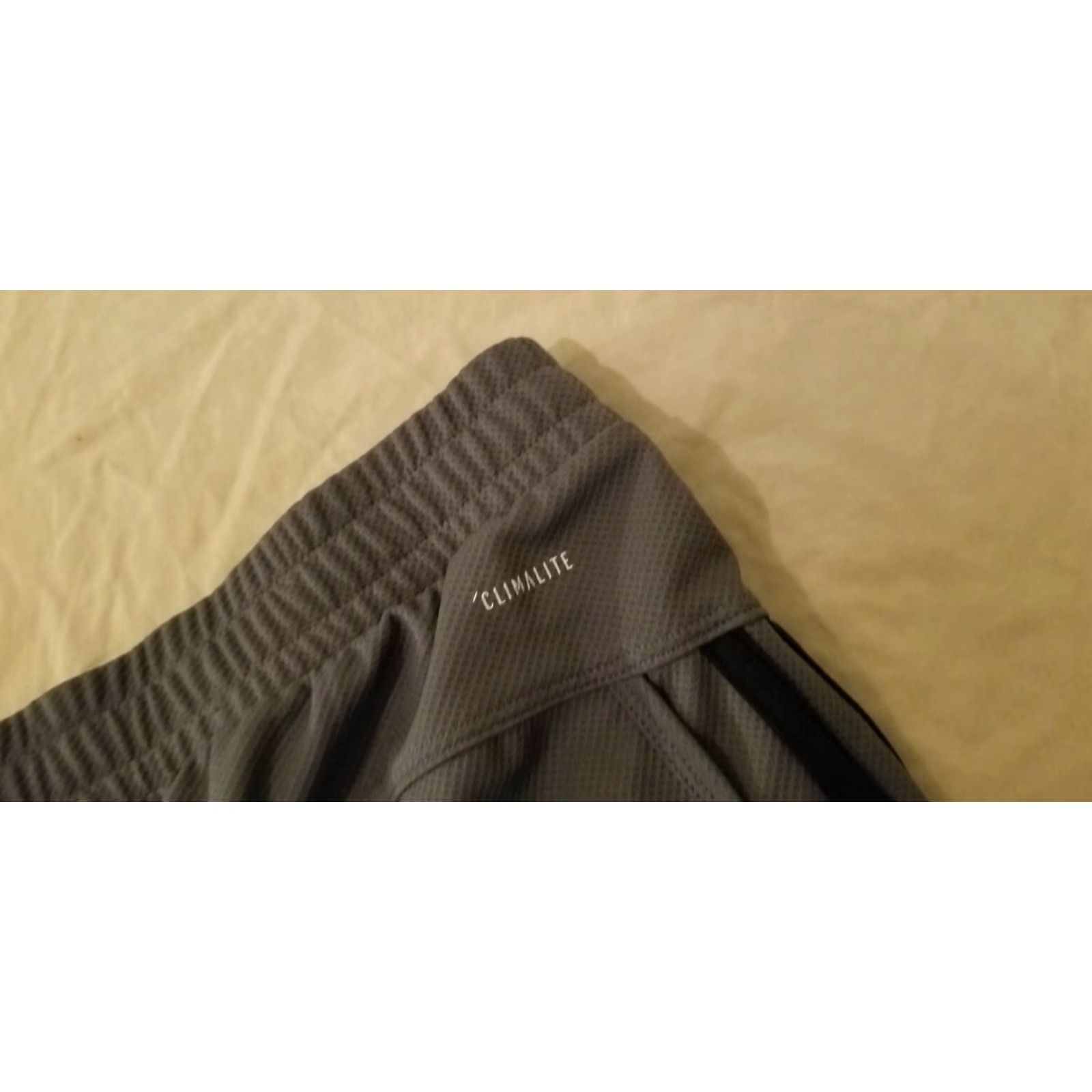 Adidas Womens adidas Shorts XL Athletic Grey Gray Workout Gym Activewear Womens XL adidas Shorts Gray Size 40" / US 18 - 5 Thumbnail
