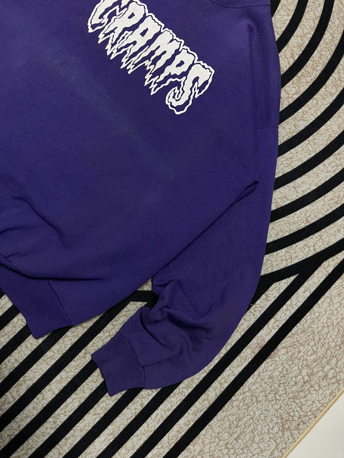 Band Tees 90s THE CRAMPS SWEATSHIRT SPELL OUT TEES RARE Size US L / EU 52-54 / 3 - 3 Thumbnail