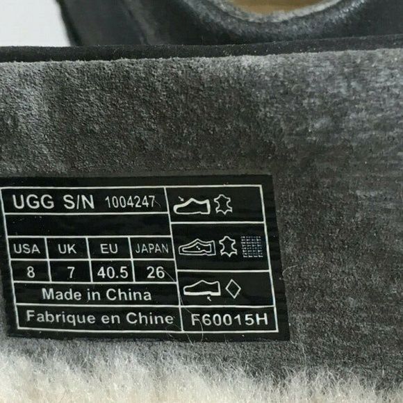 Ugg UGG Australia Chester Men 8 Black Leather Wool Lined Casual Size US 8 / EU 41 - 1 Thumbnail