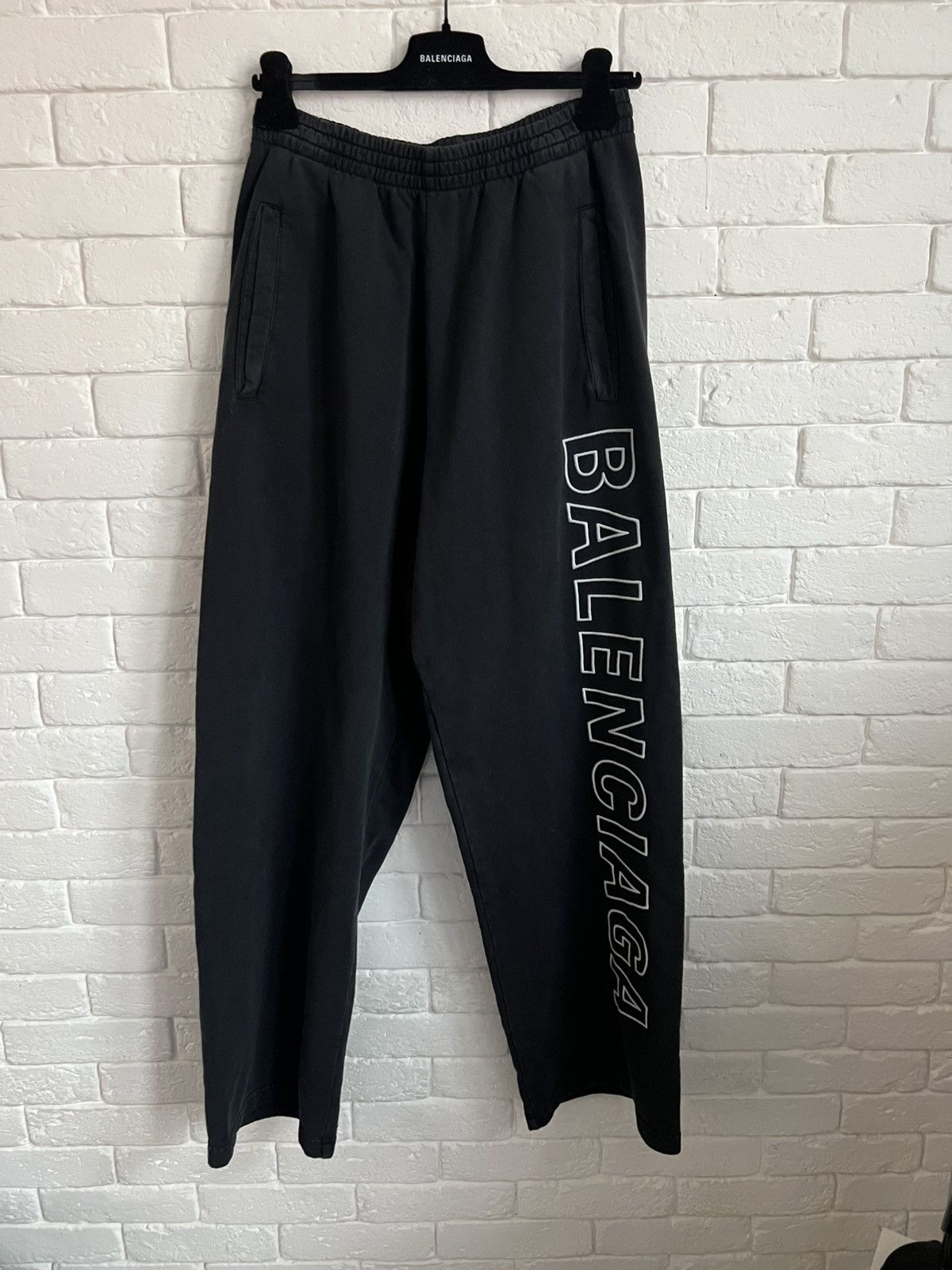Balenciaga Balenciaga side logo sweatpants Size US 32 / EU 48 - 1 Thumbnail