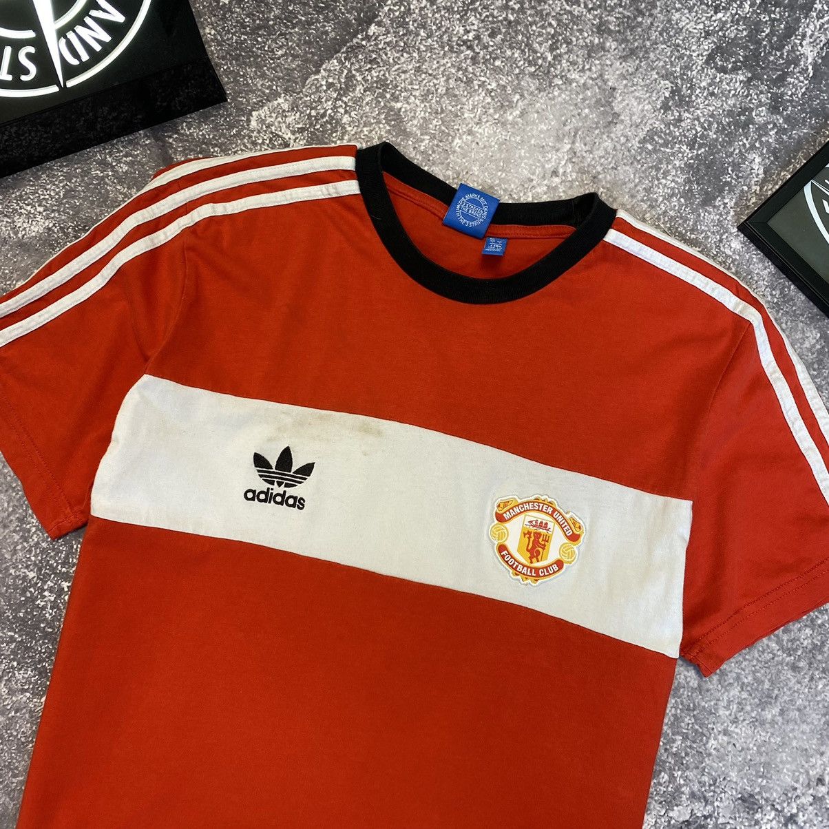 Adidas Vintage Adidas Manchester United 2015 Small Logo tee Size US L / EU 52-54 / 3 - 2 Thumbnail
