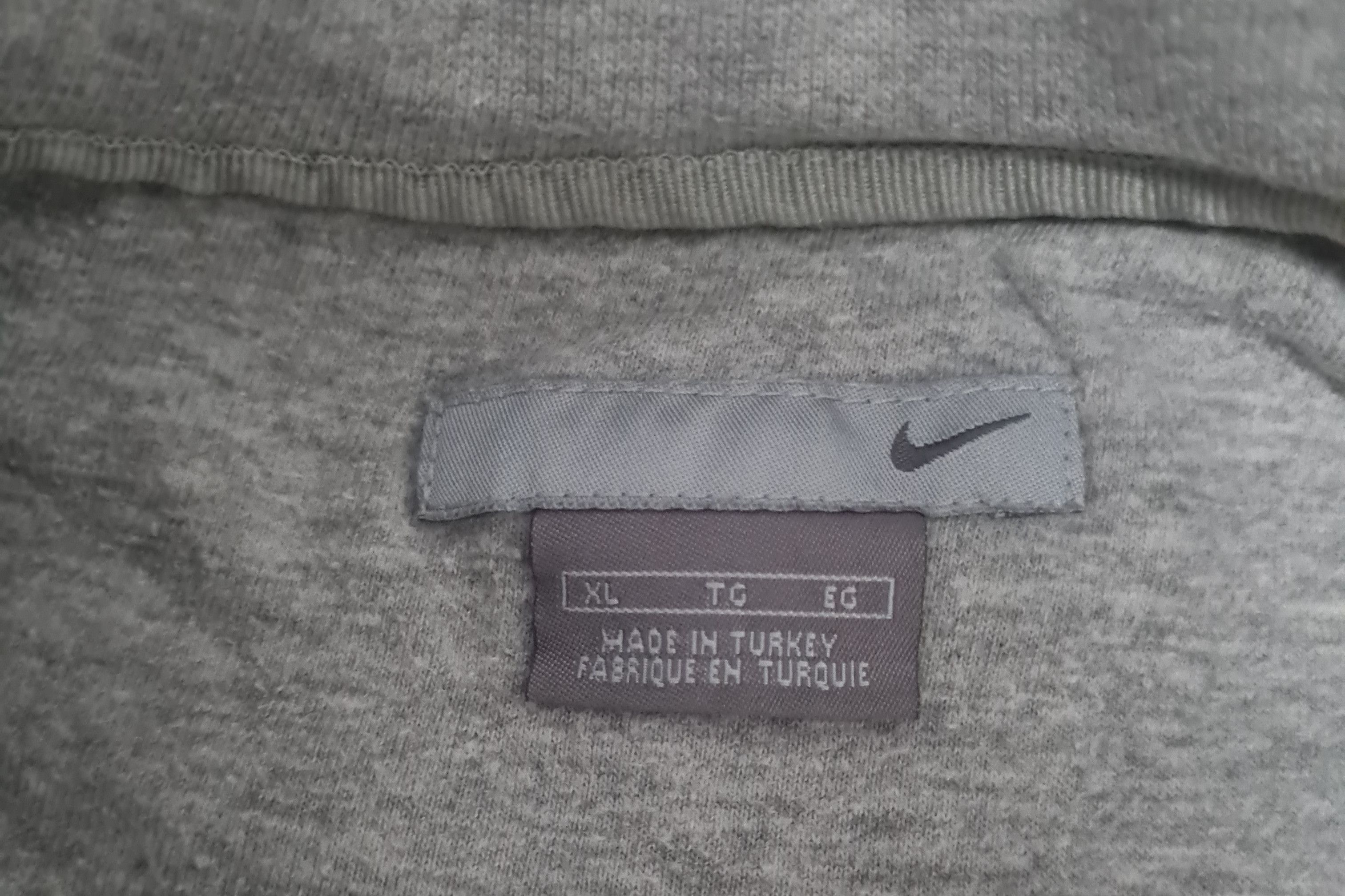Nike Vintage Nike Y2K Silver Tag Crewneck Size: Xlarge Size US XL / EU 56 / 4 - 2 Thumbnail