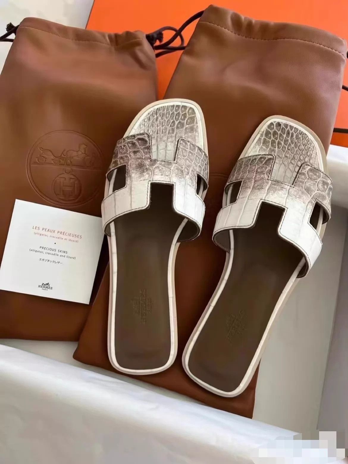 Hermes Hermes Women's Himalayan Crocodile H Slipper Size 37.5 Size US 7 / IT 37 - 8 Thumbnail
